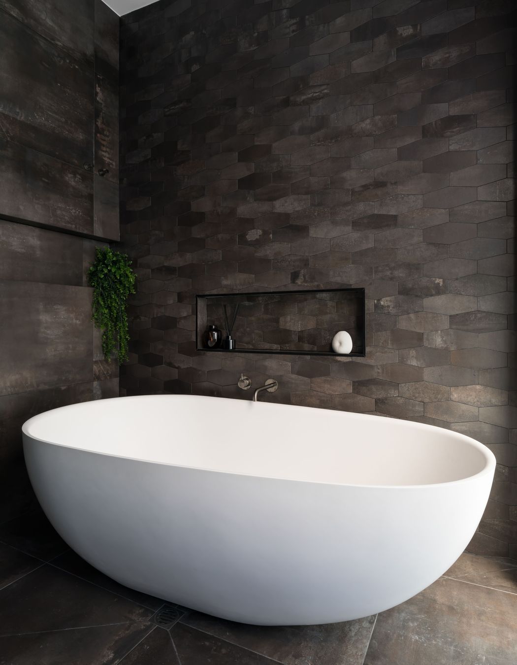 Ensuite Bathroom - free standing bath