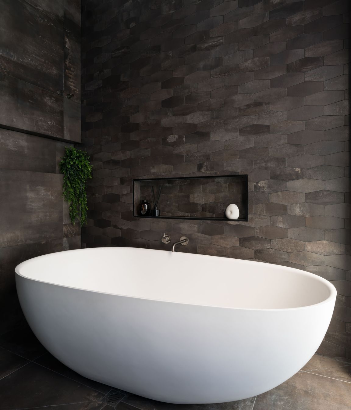 Ensuite Bathroom - free standing bath