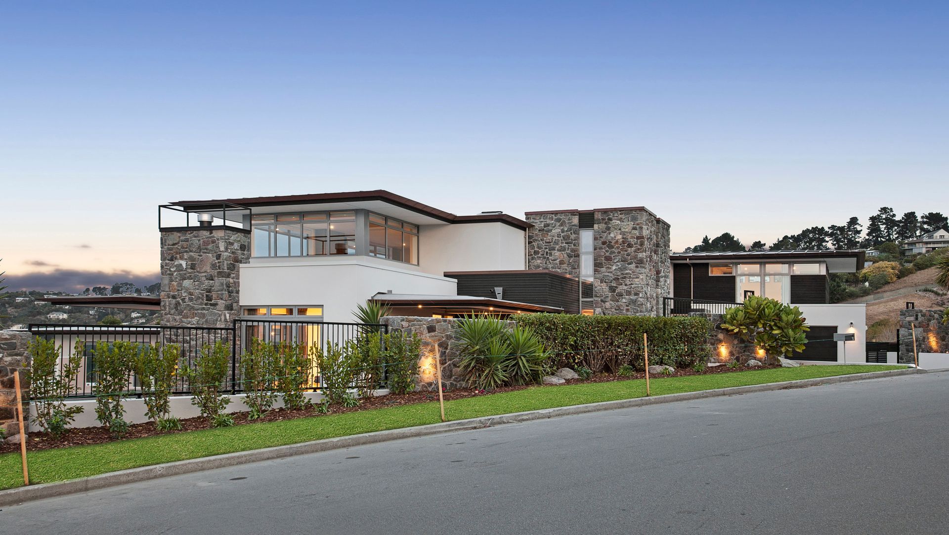 Modern Home banner