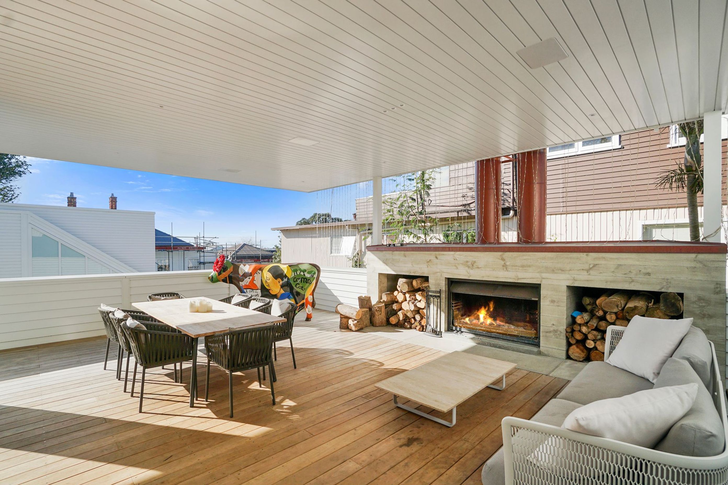 A classic villa turned modern, family home, that places emphasis on the importance of natural light and comfortable living. this house makes the most of its space, with the generous deck flowing into the immaculate kitchen, perfectly accommodating the entertaining requirements of a family.