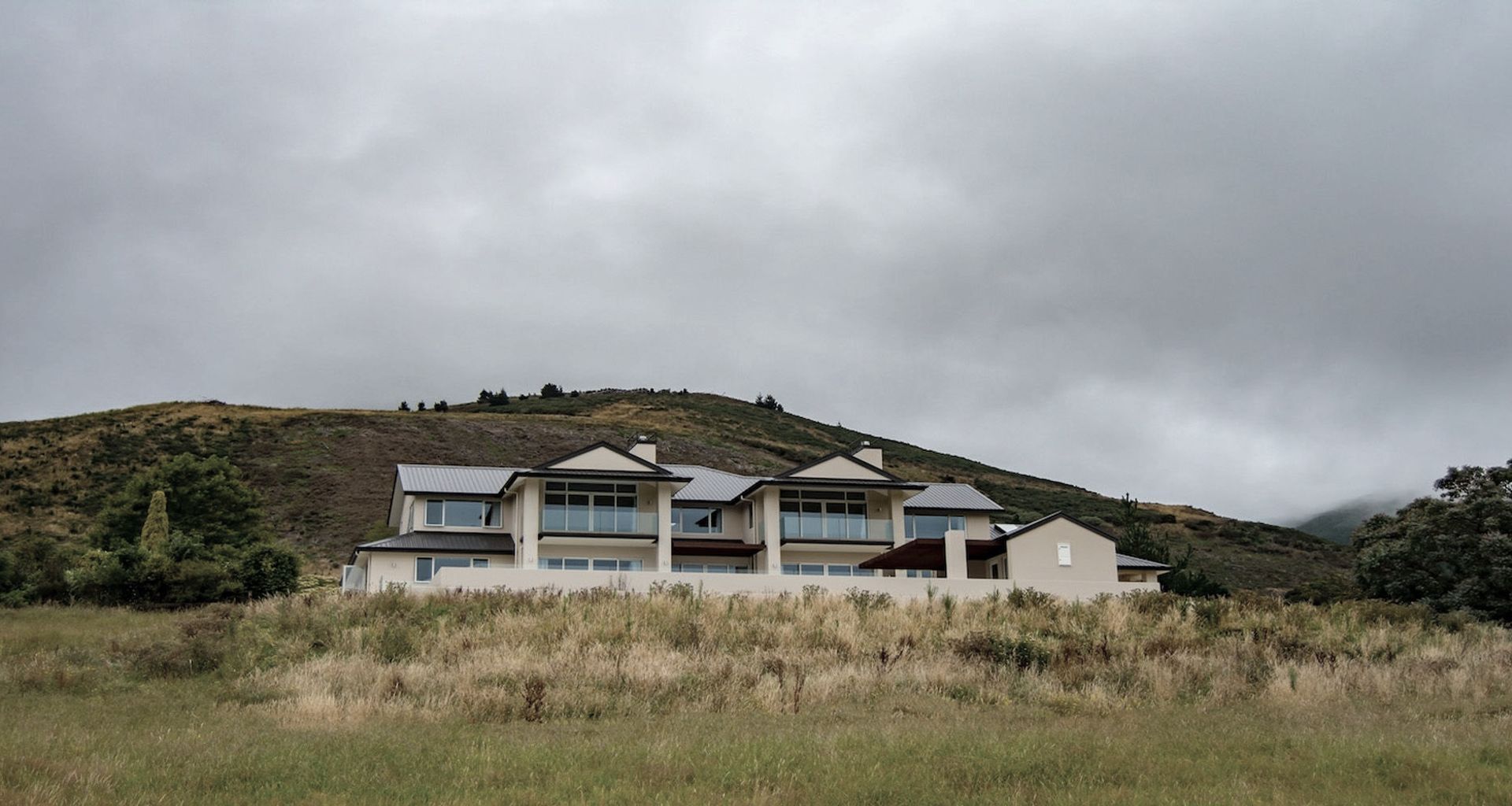 Richmond/Tasman Modern Manor banner