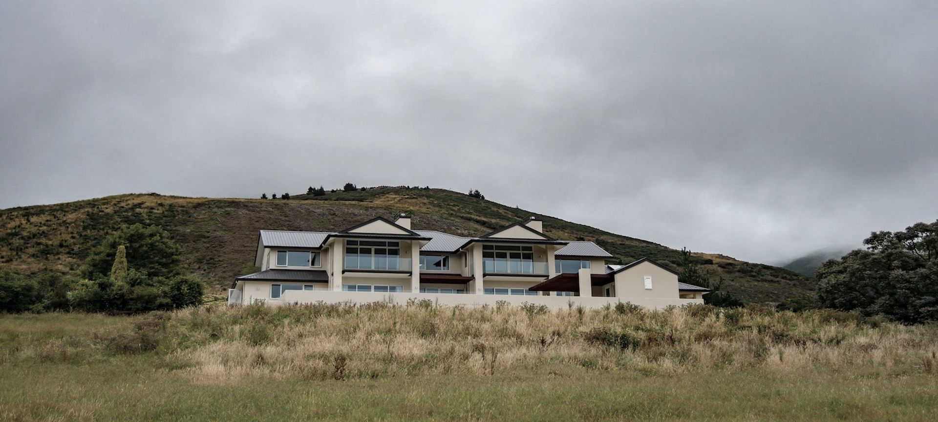 Richmond/Tasman Modern Manor banner