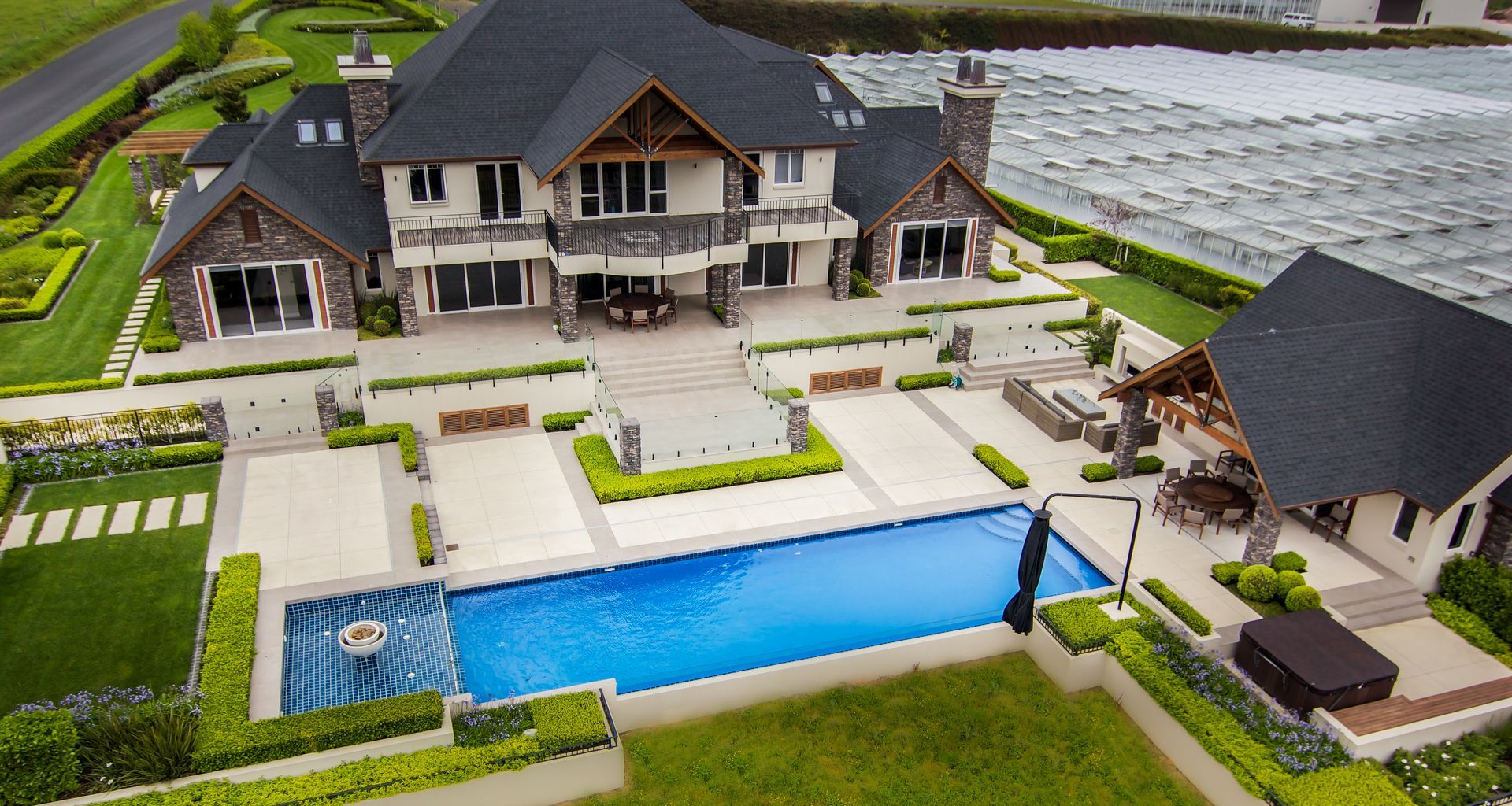 Karaka Garden and Pool banner