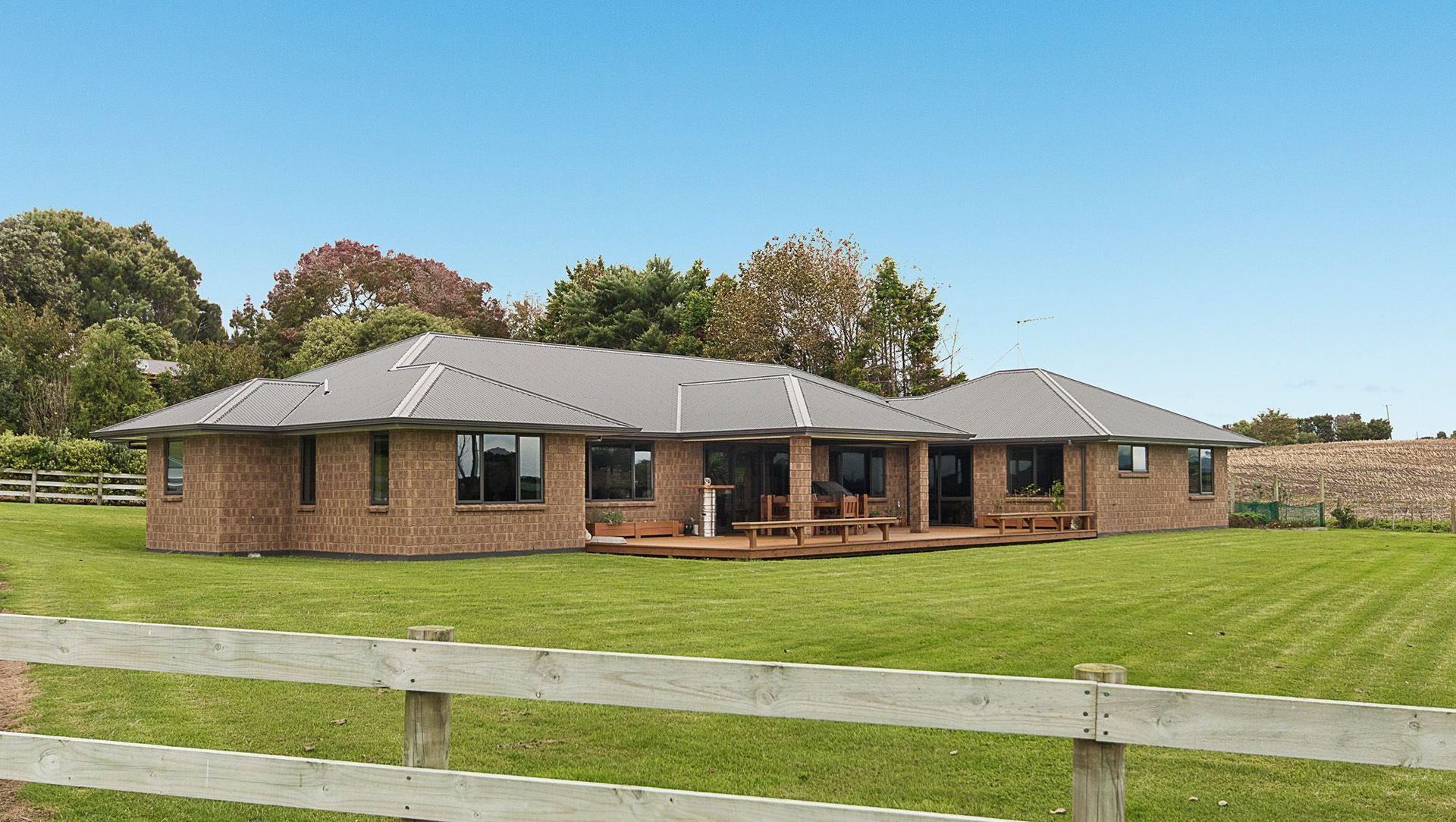 Loosemore Home banner