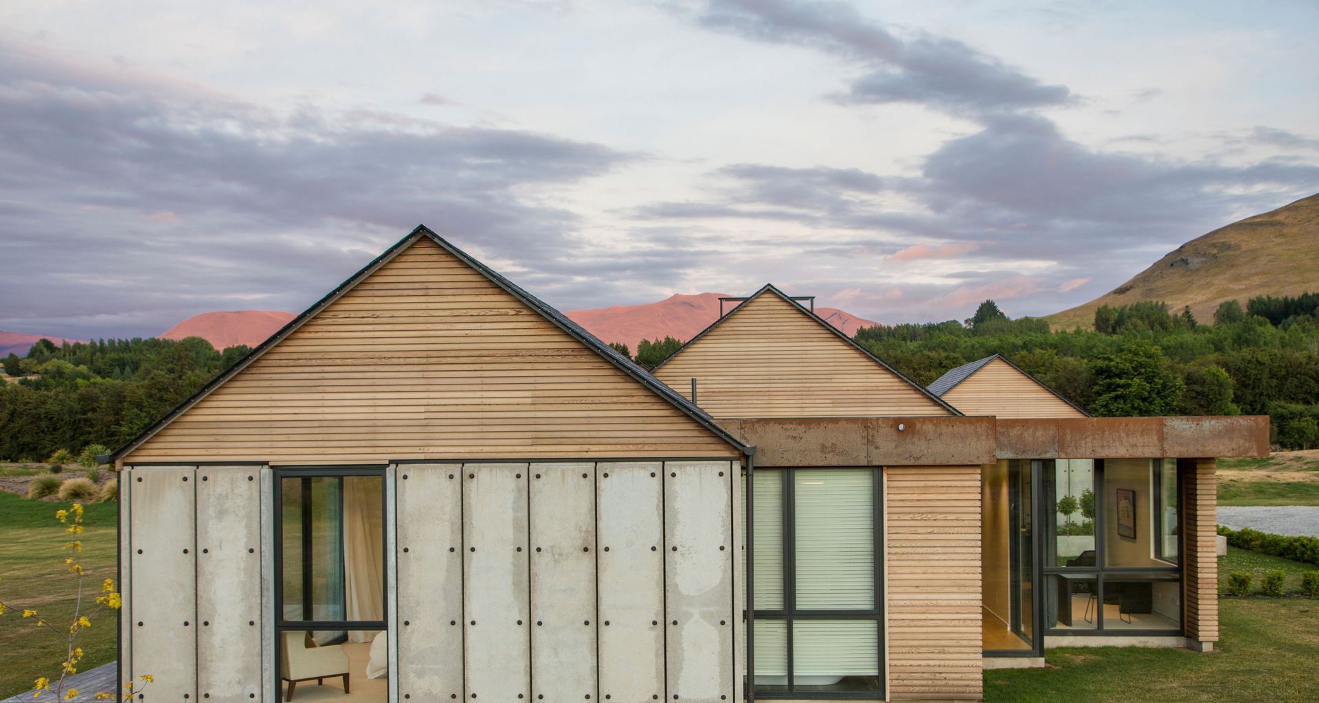 Lower Shotover House | Dravitzki Brown banner