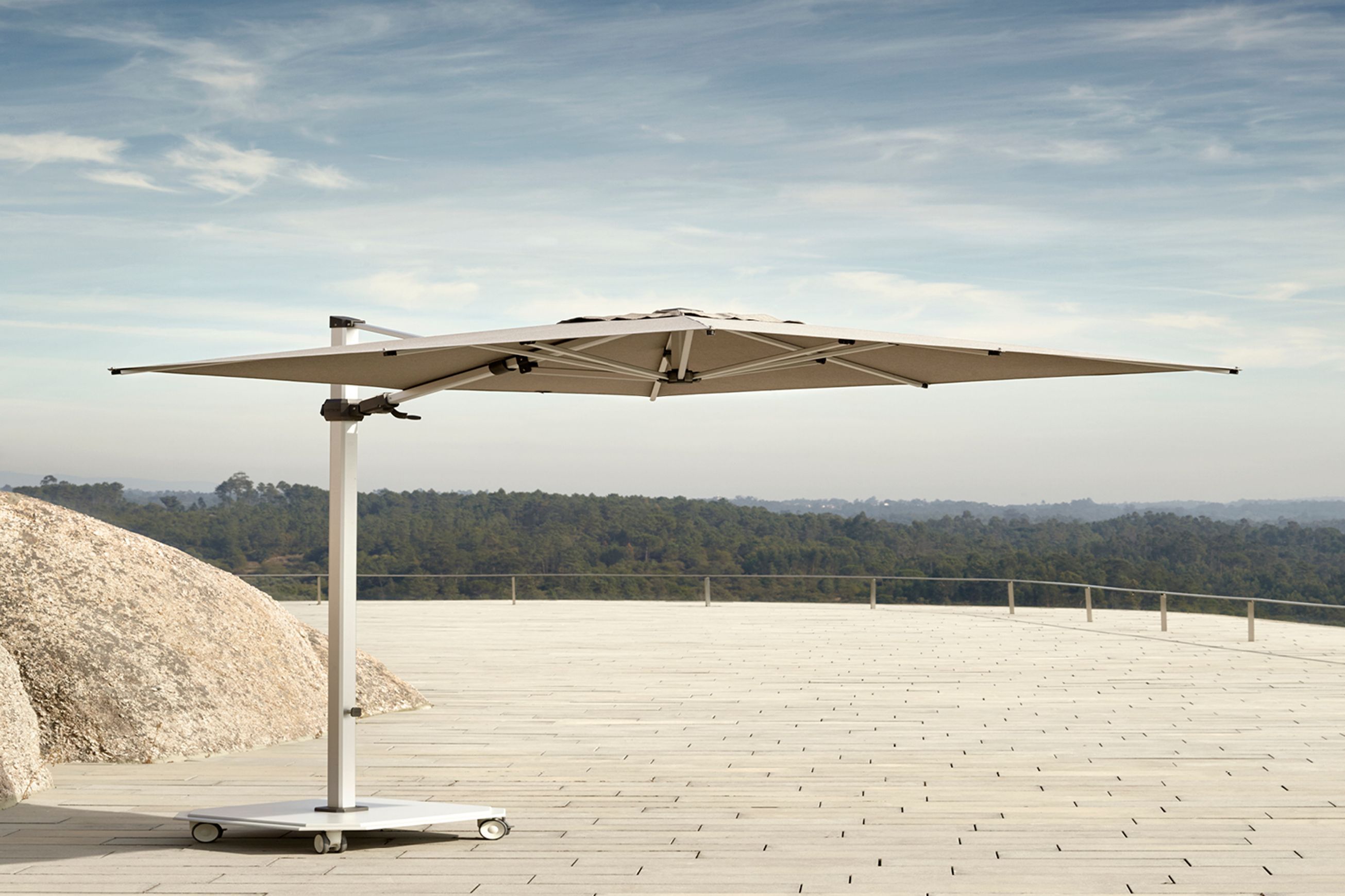 LUX.301 Umbrella by Jardinico