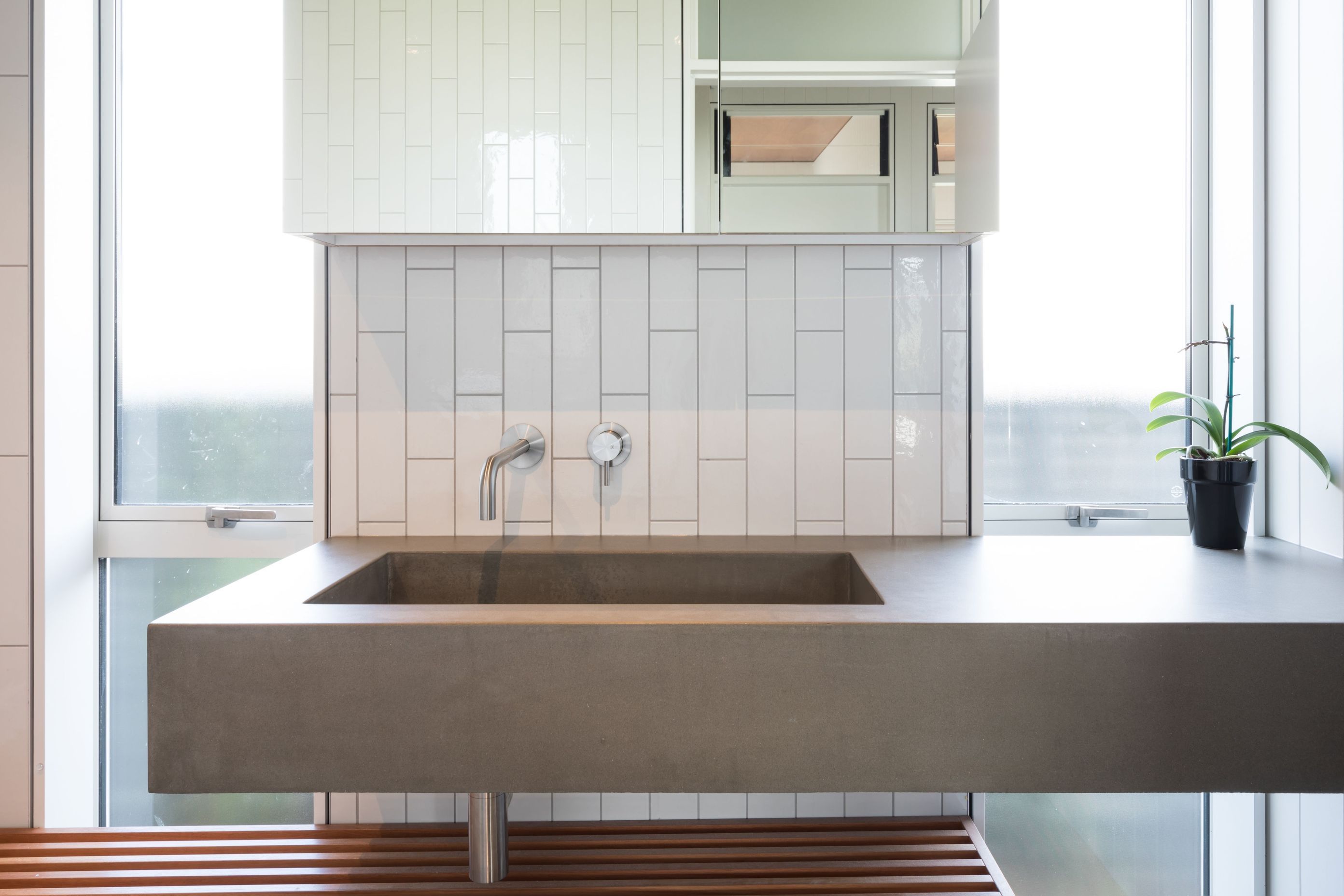 Main Bathroom - Source Series 1314 Spout &amp; Concealed Mixer, SI006 Bottle Trap