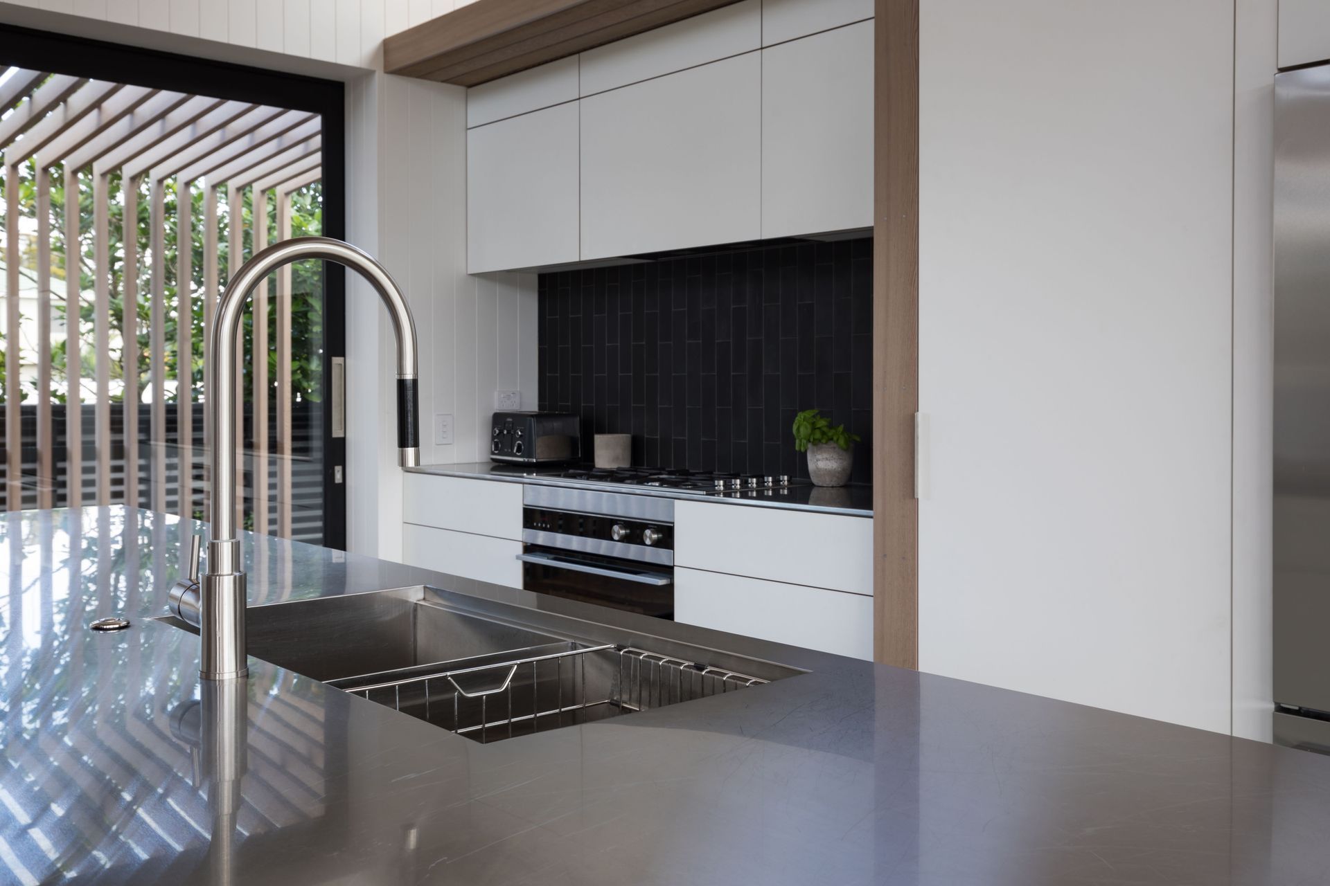 197 Kitchen Mixer w/ Pull Out Hose