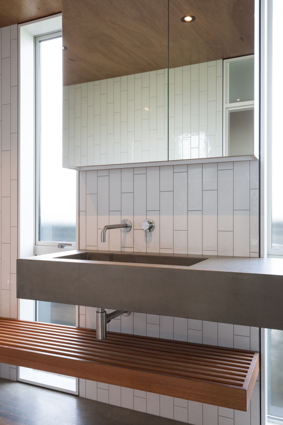 Main Bathroom - Source Series 1314 Spout & Concealed Mixer, SI006 Bottle Trap
