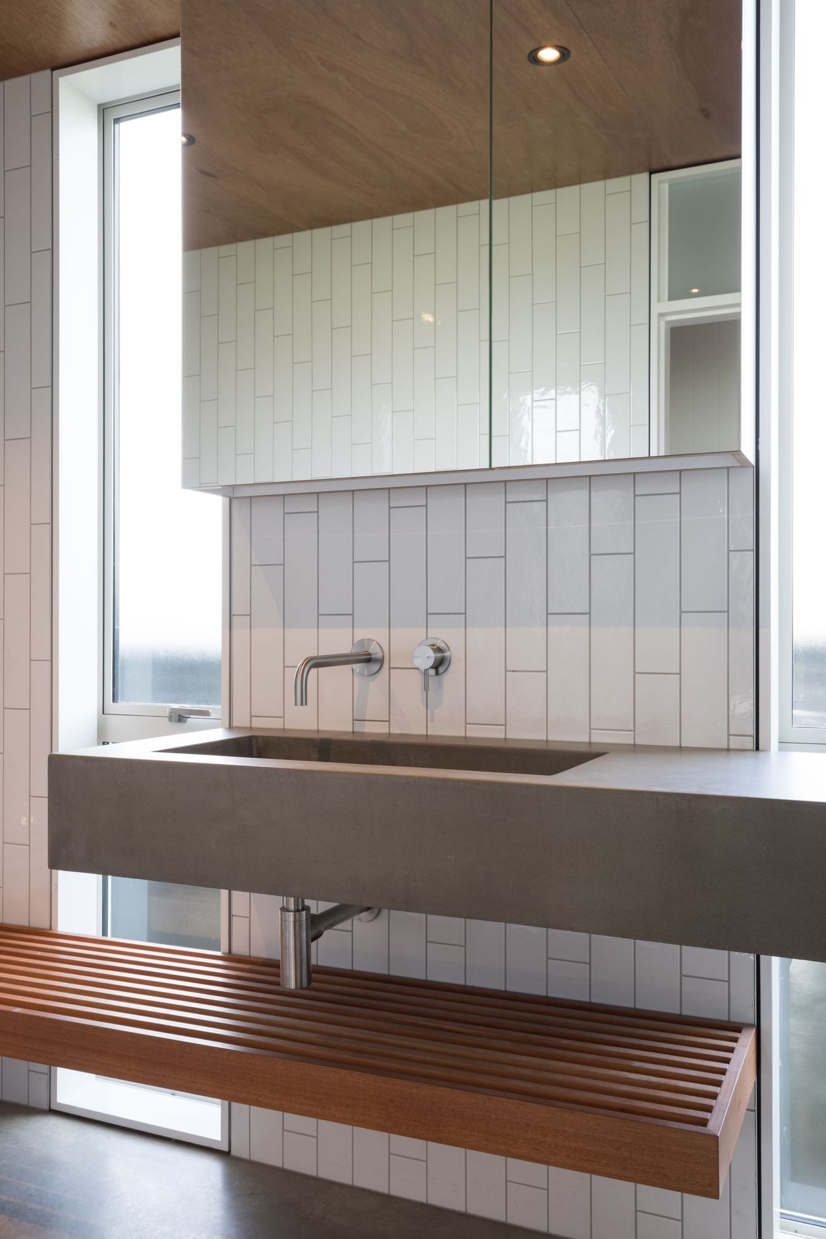Main Bathroom - Source Series 1314 Spout & Concealed Mixer, SI006 Bottle Trap