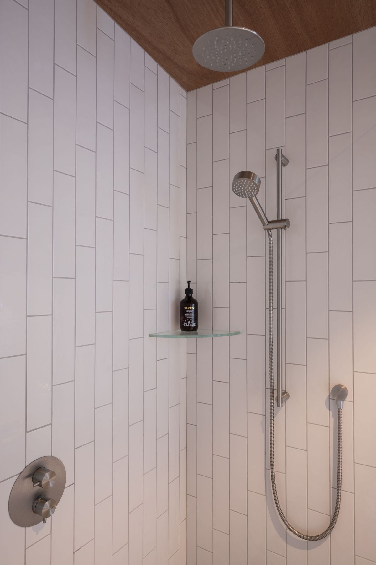 Source Series 1245 Mixer & Diverter. 21 Shower Slide & Head w/ 207 Outlet. SF027 200mm Rain Shower Head