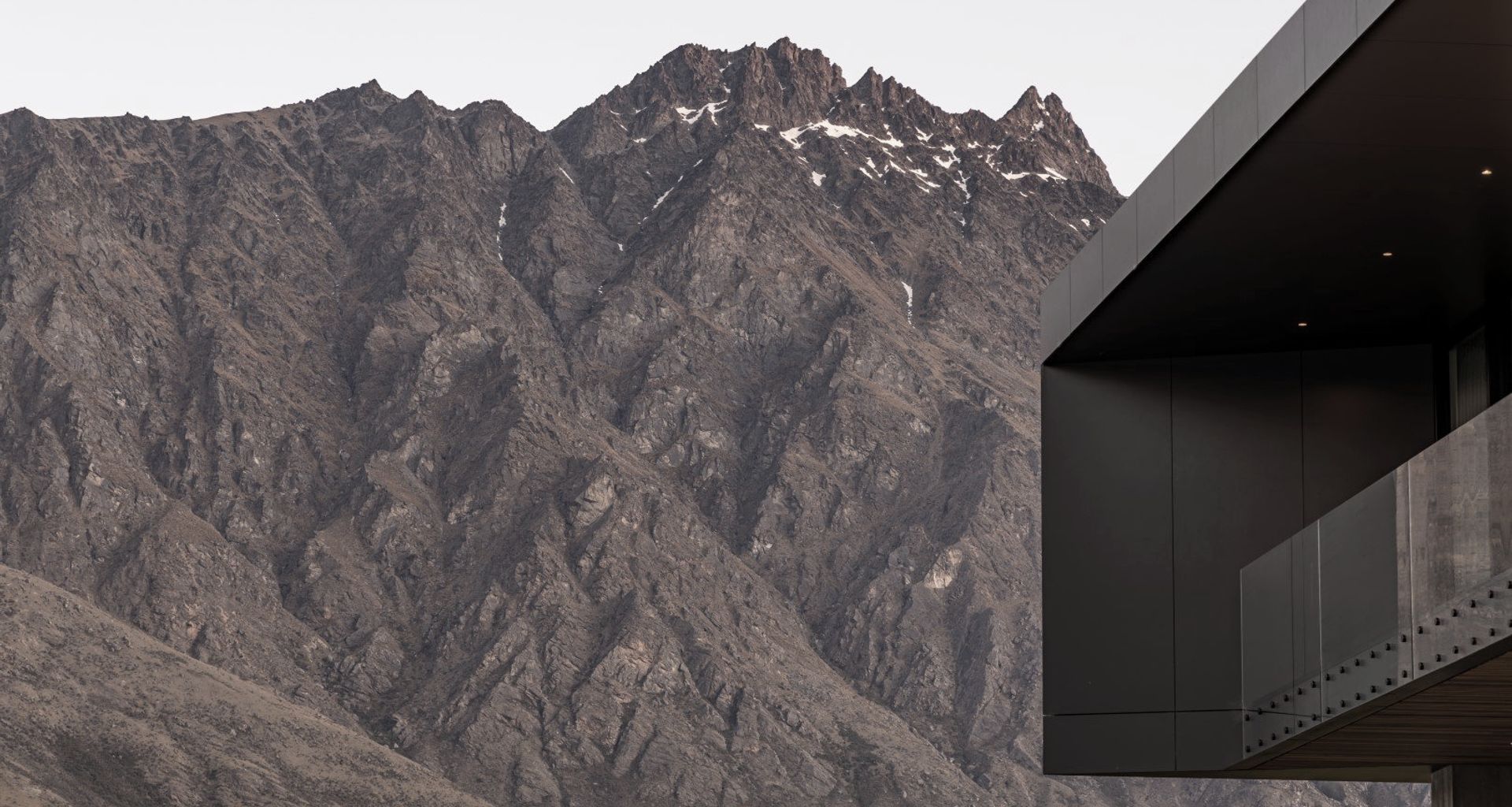 Lakes Edge banner