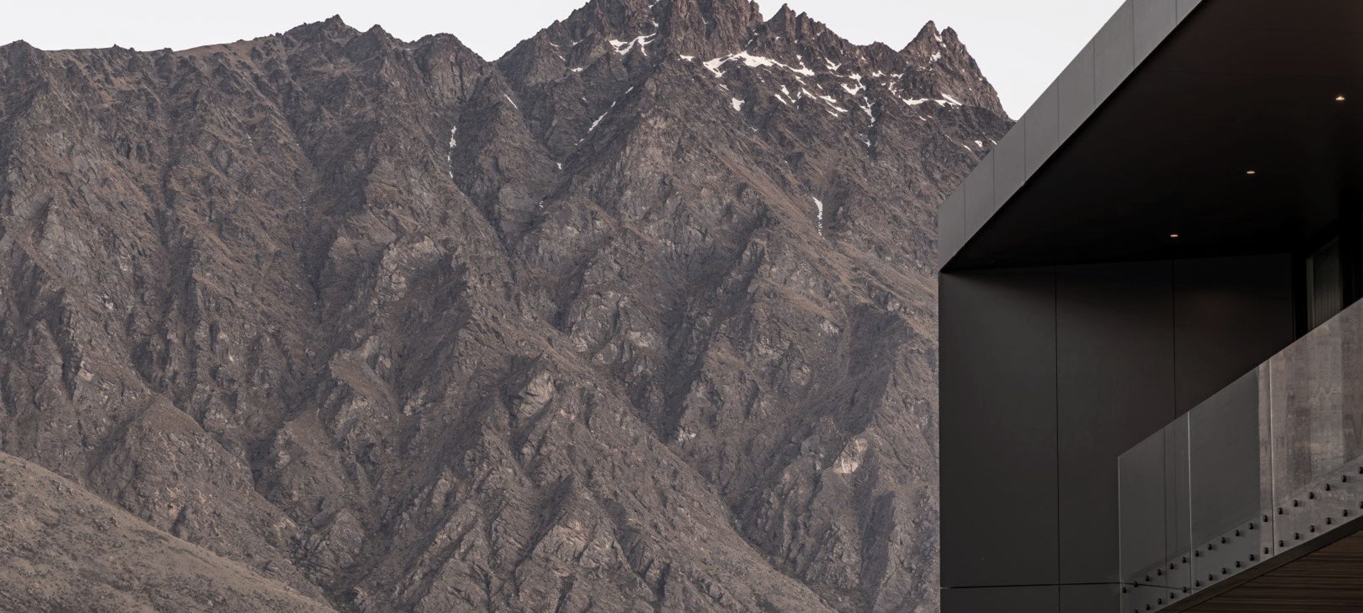 Lakes Edge banner