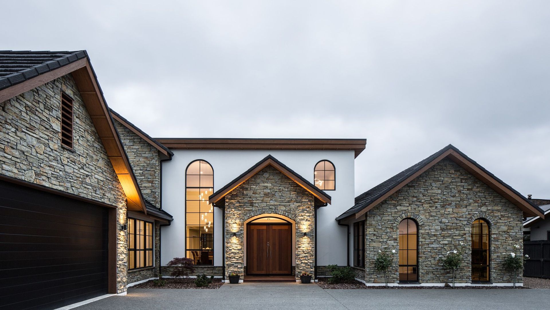 Lakeside Retreat banner