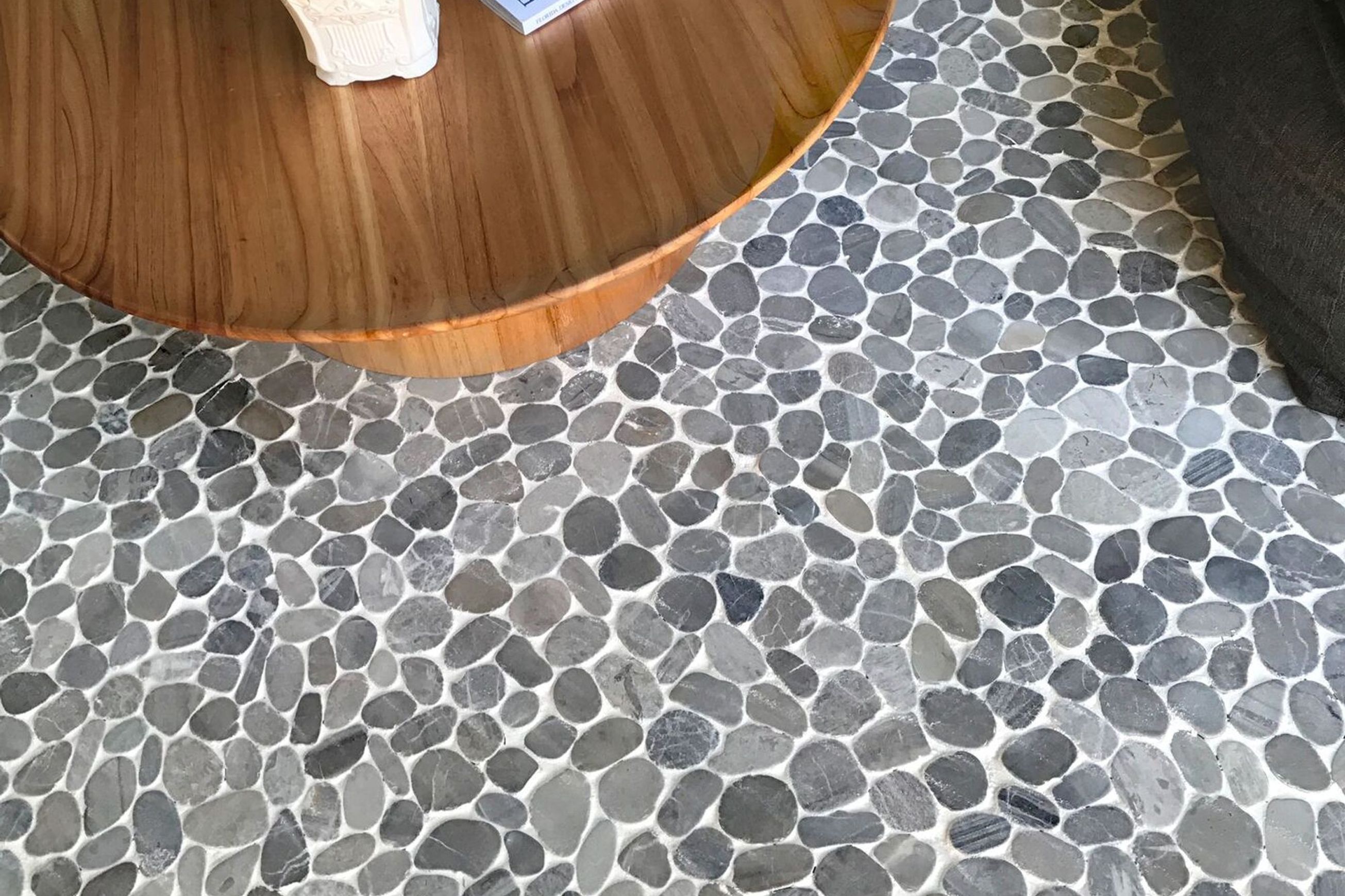 Level Pebble Tile