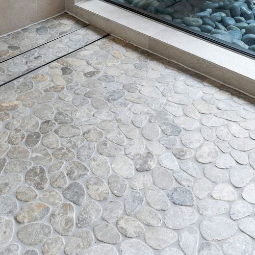 Level Pebble Tile