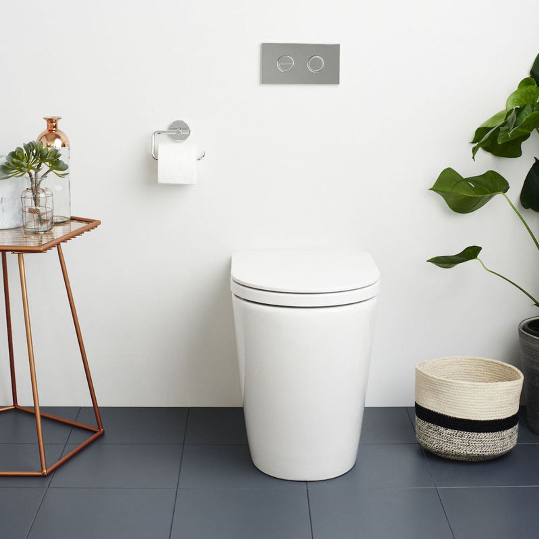 Liano Cleanflush Invisi Easy Height Wall Faced Suite