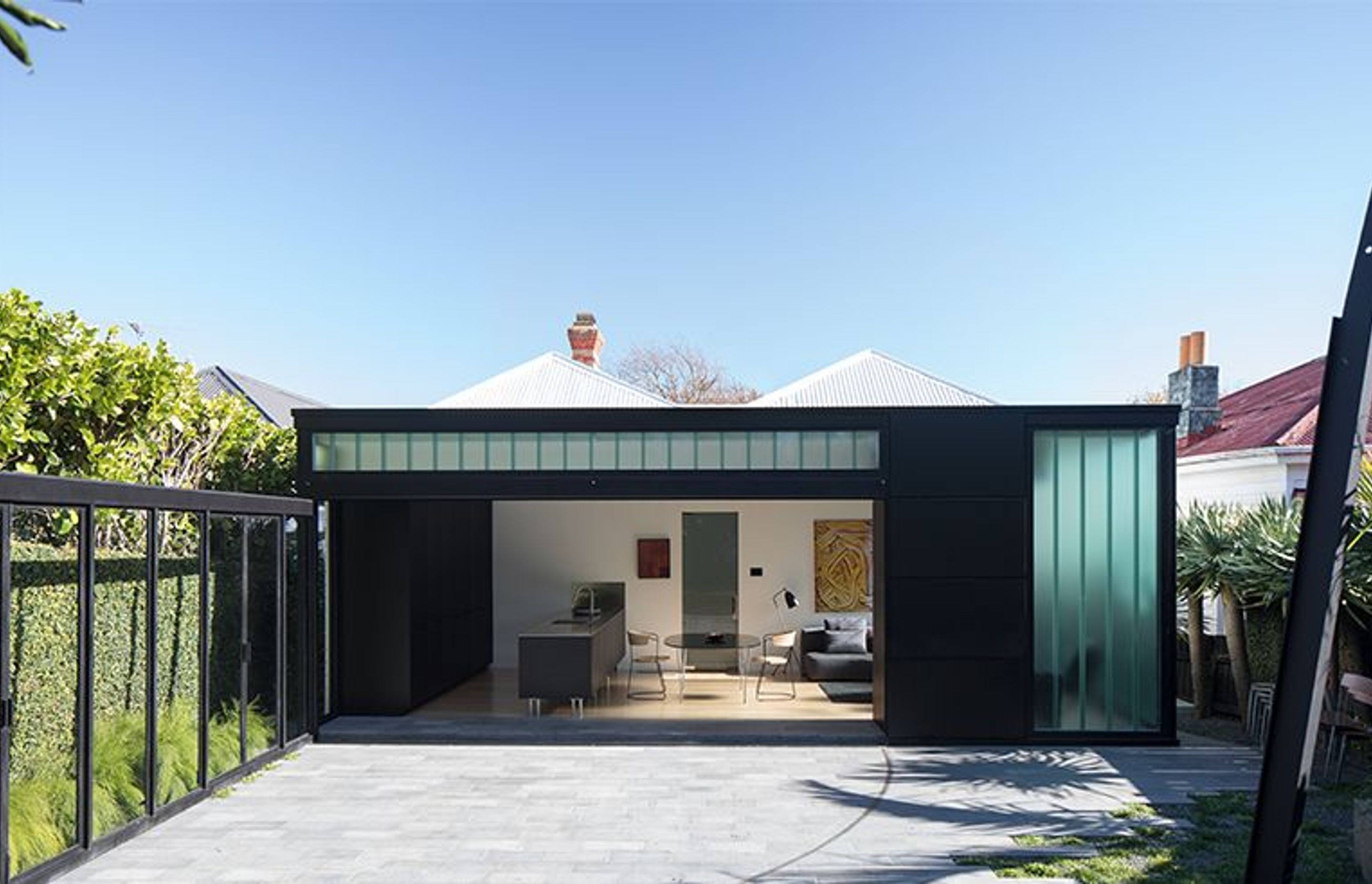 The Lightbox project involved the removal of an existing lean-to living space at the back of a traditional Ponsonby villa.