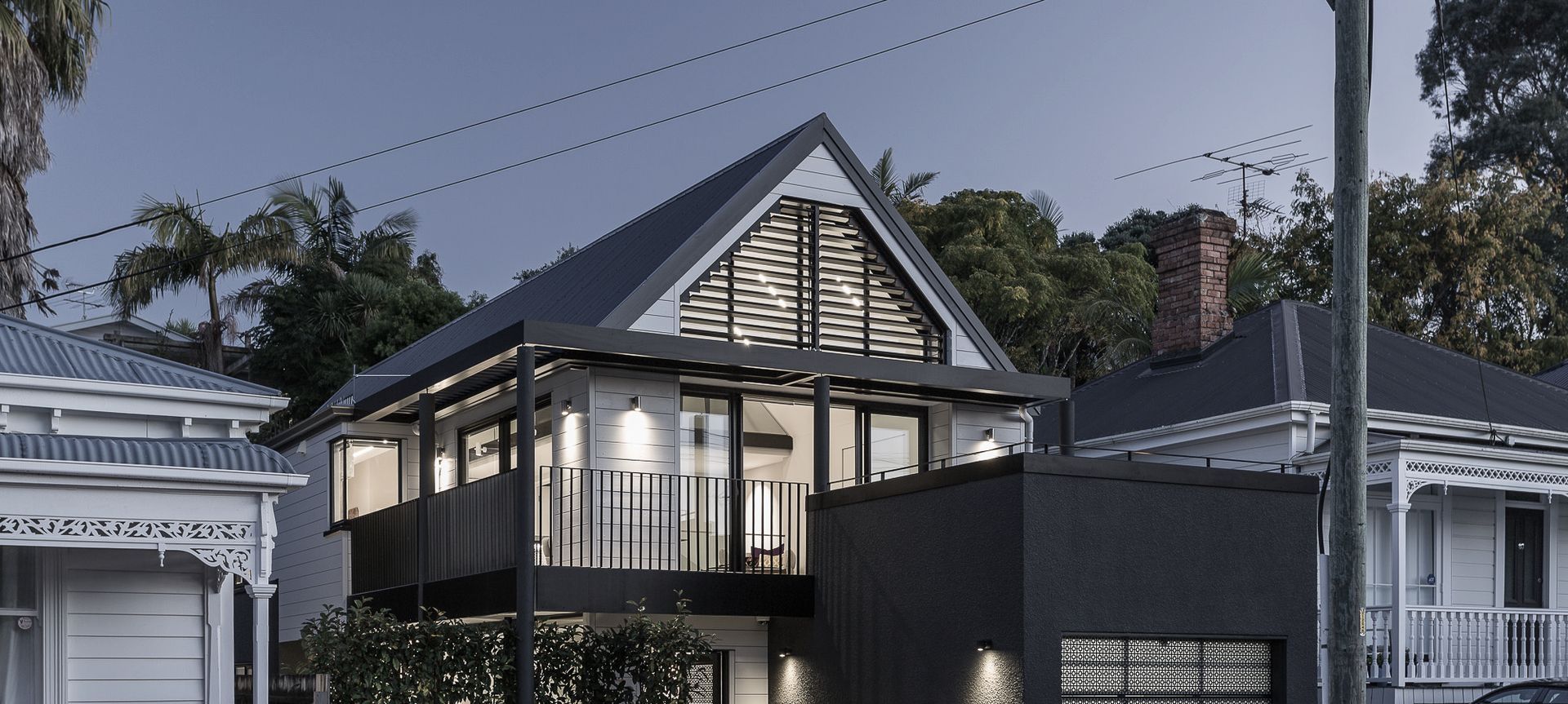Izzard Renovation, Ponsonby banner