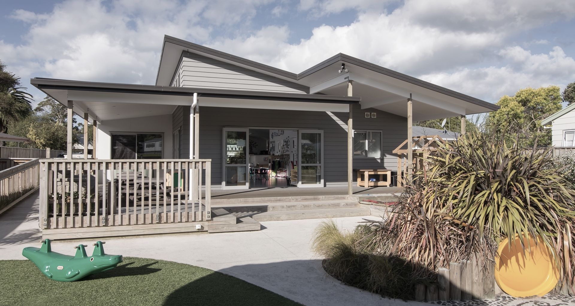 Little People Childcare - Glenfield banner