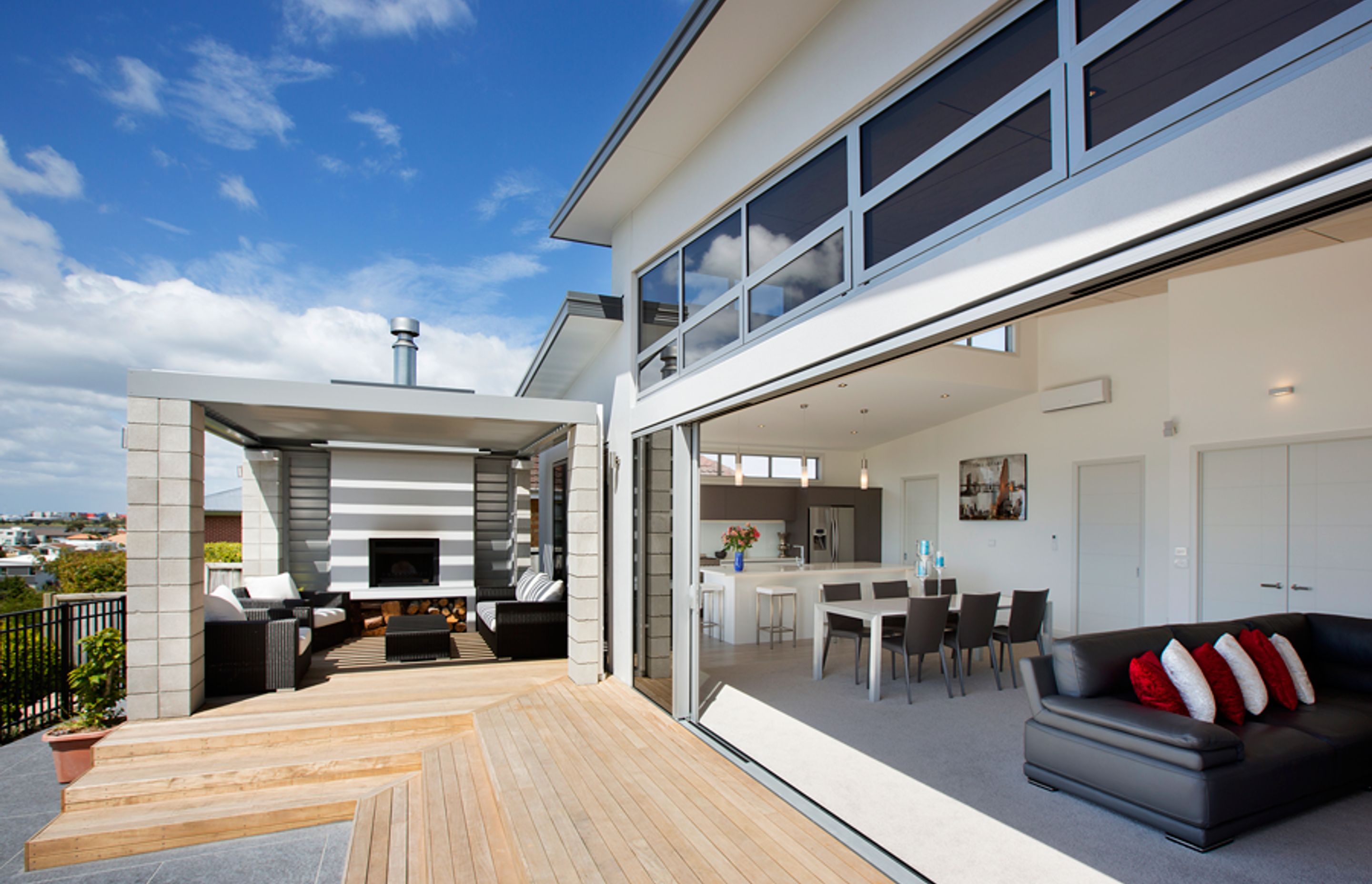 Built on the edge of the Ngatai Road Ridge line this homes foundations are over five metres deep.