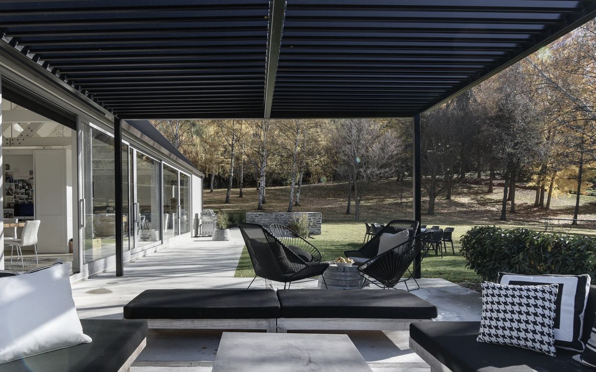 Locarno Louvres banner