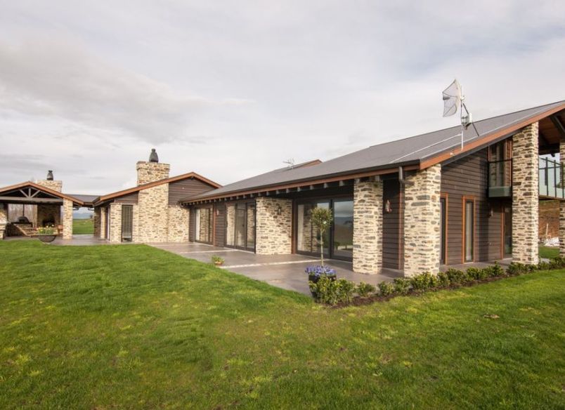 Western Red Cedar Weatherboards - Lodge 148