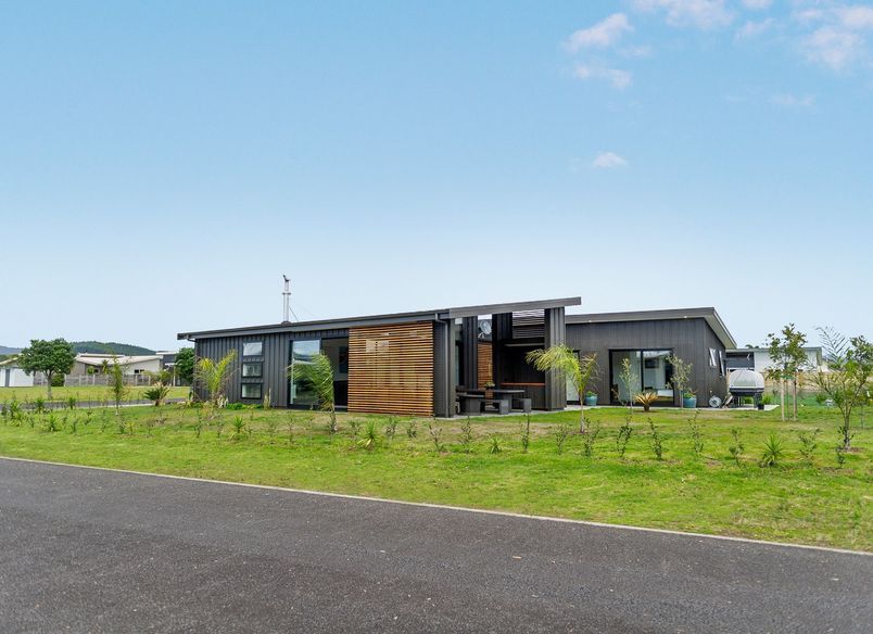 Lowes House - Matarangi Beach