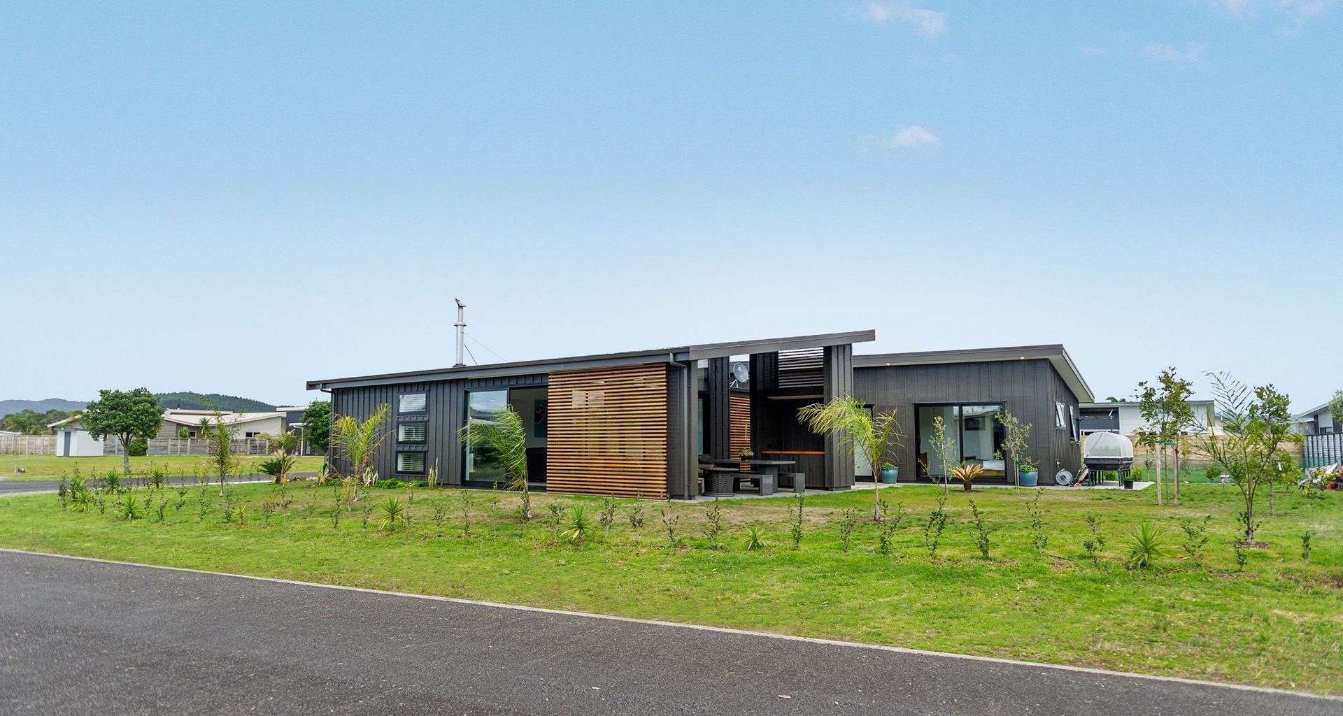 Lowes House - Matarangi Beach banner