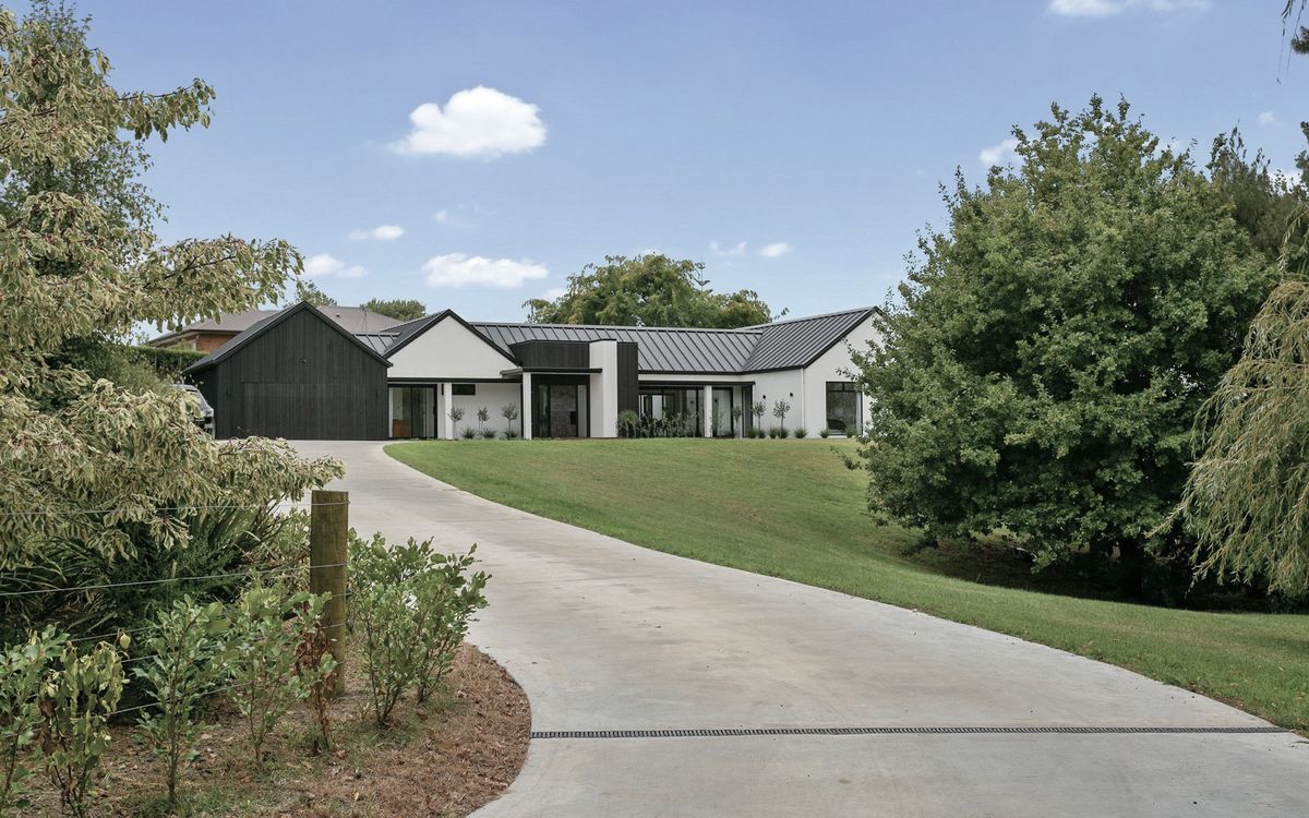Luxe Designer Homes banner