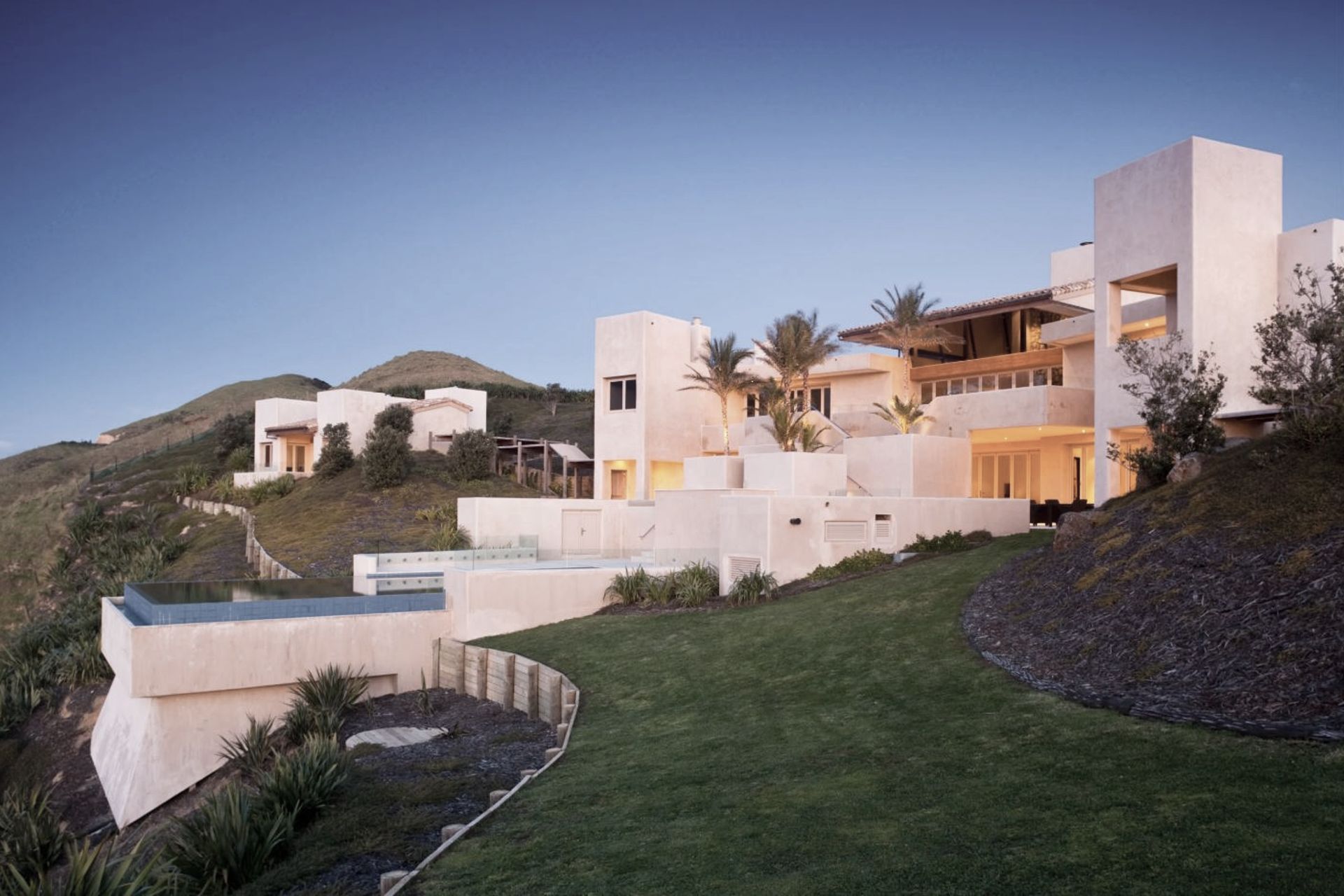 Luxor Homes banner