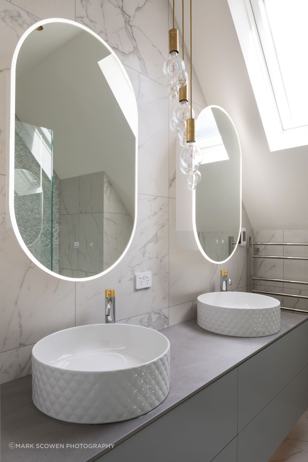 Ensuite Bathroom - double mirrored cabinets