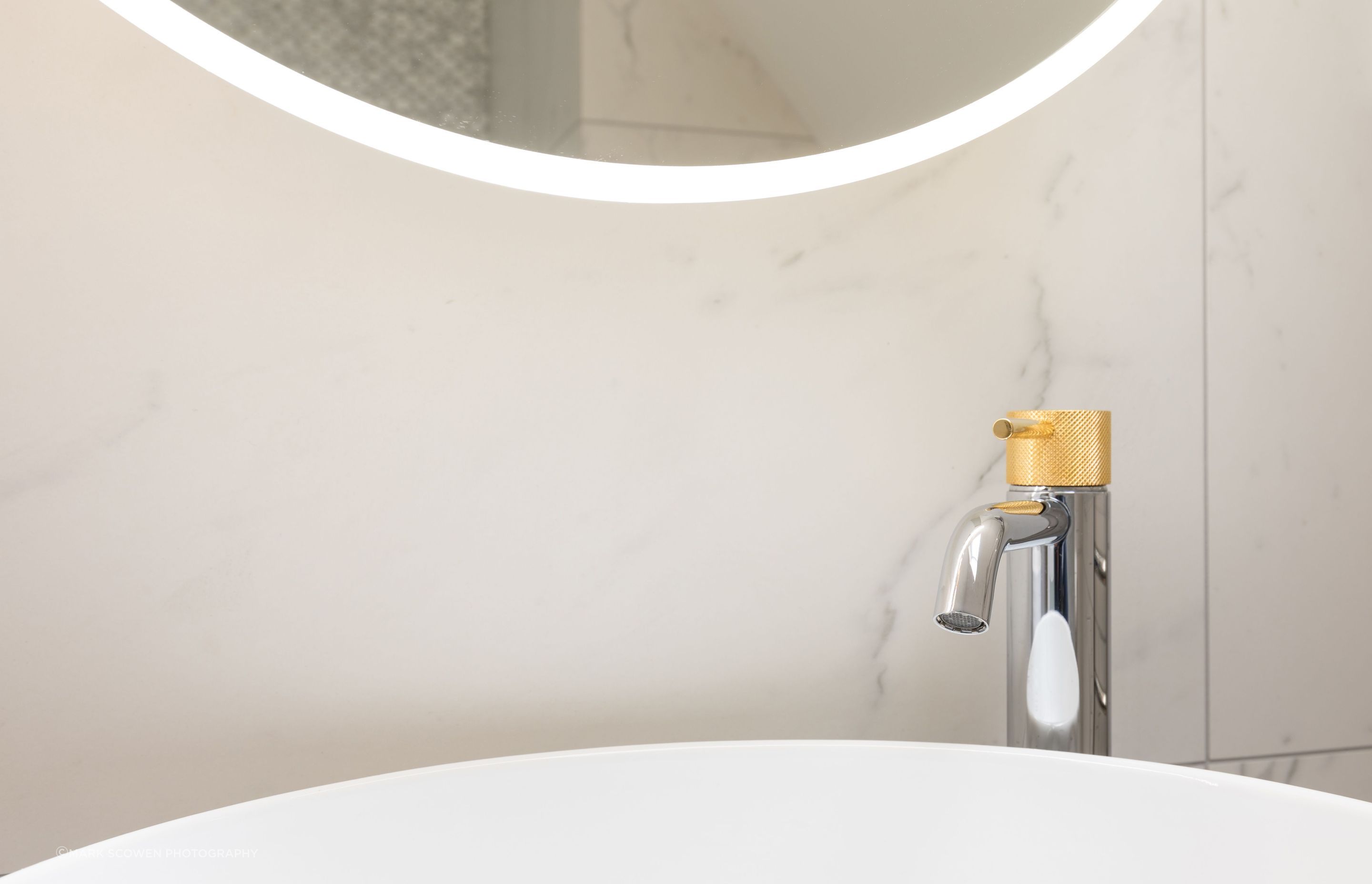 Ensuite Bathroom - textured chrome and gold tapware