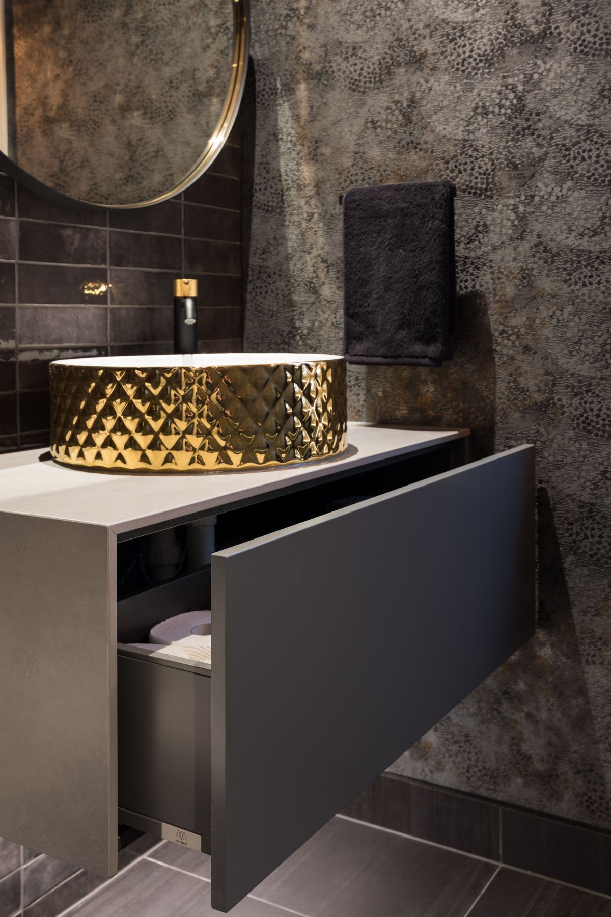 Powder Room - Custom vanity with great storage