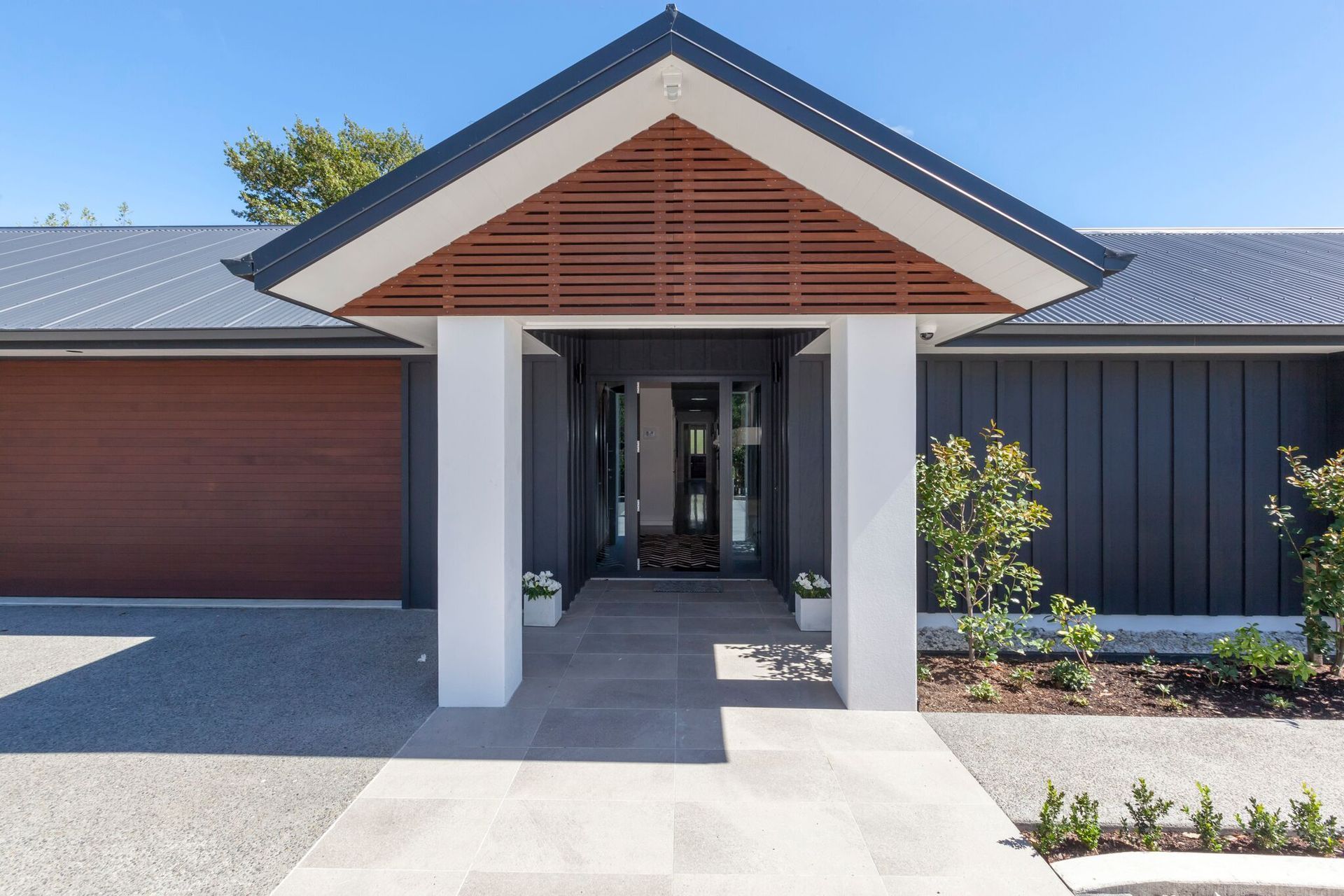 This beautiful lodge style home in Greytown, Waiararapa is designed by architect Alan Minty.