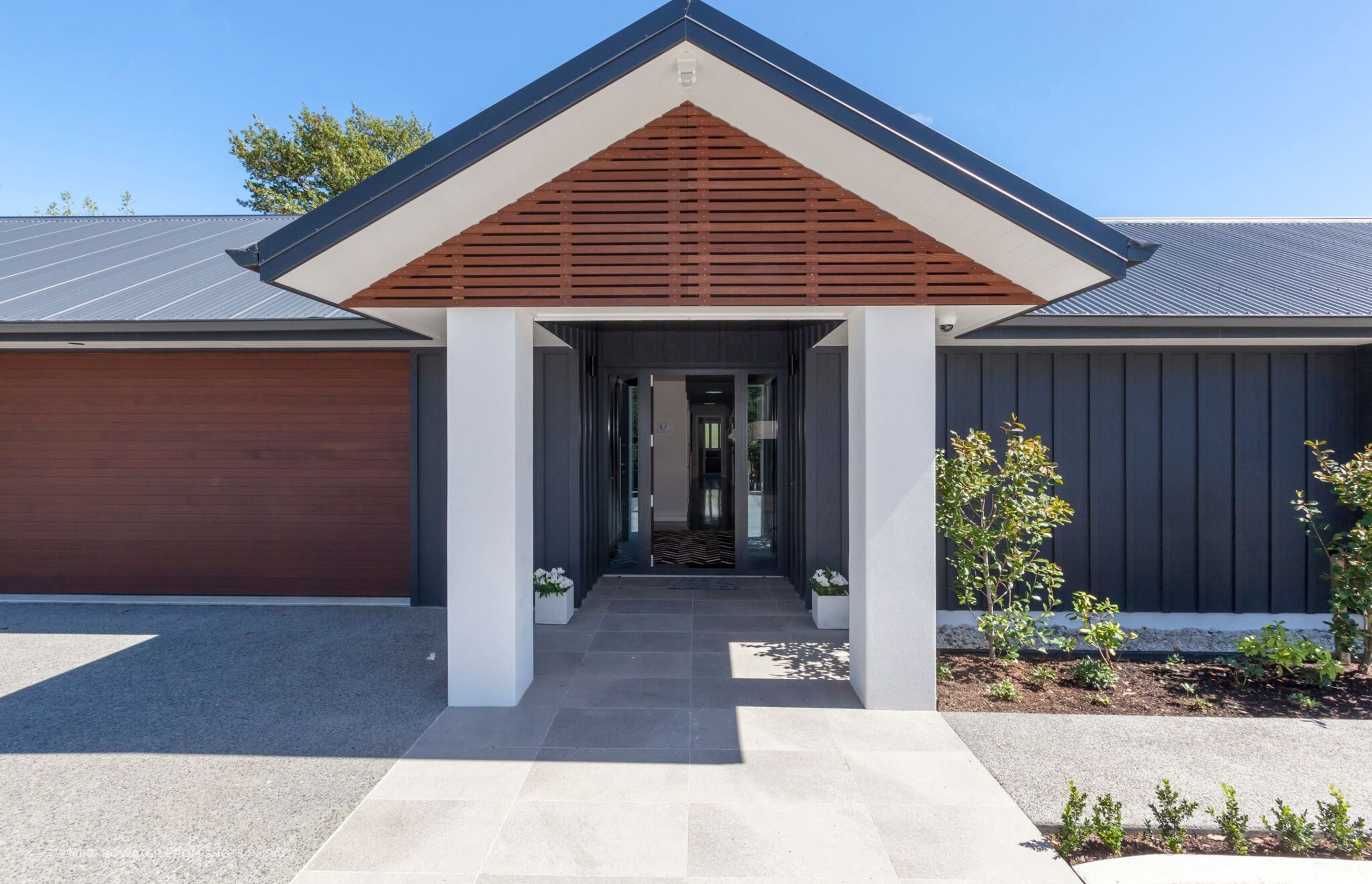 This beautiful lodge style home in Greytown, Waiararapa is designed by architect Alan Minty.