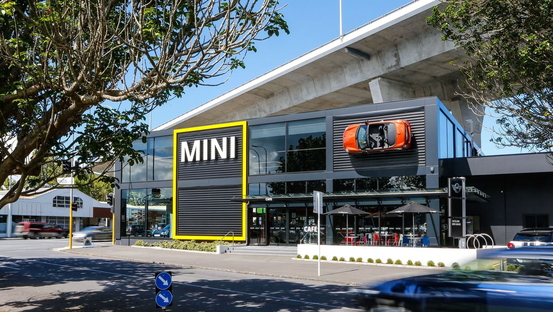 MINI Garage banner