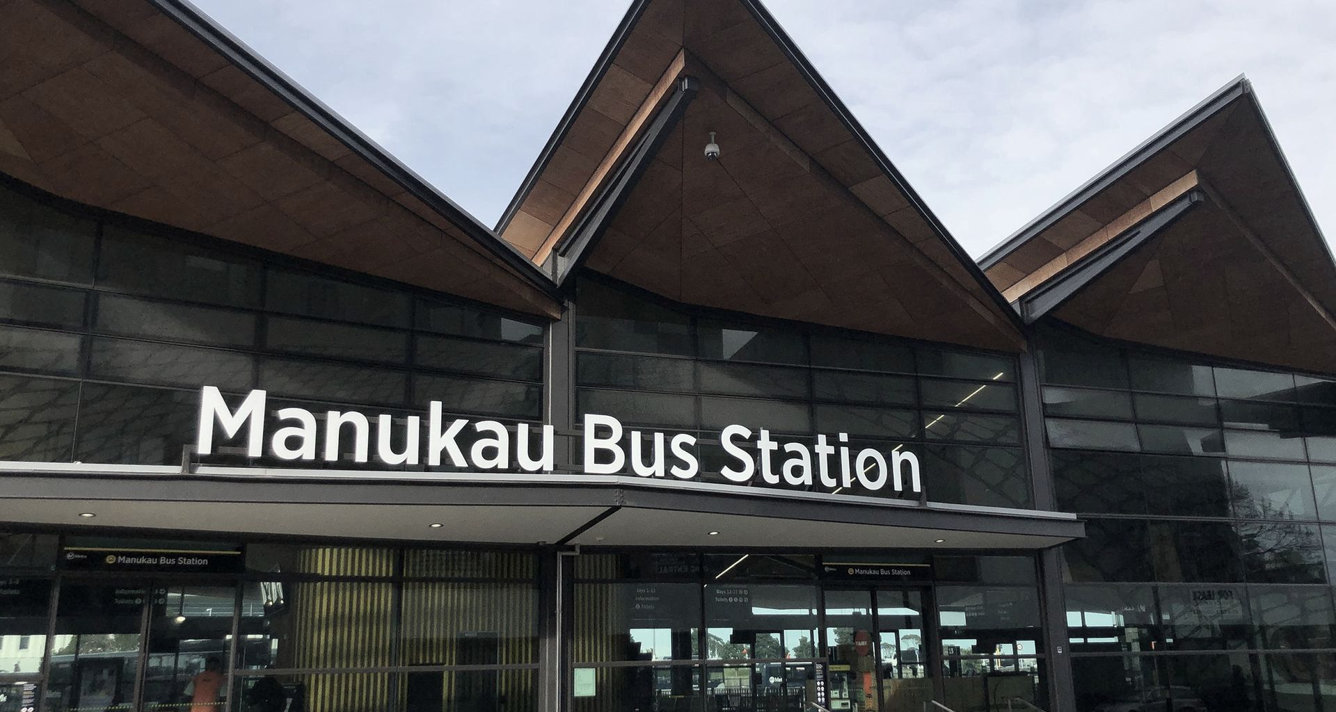 Manukau Bus Terminal banner