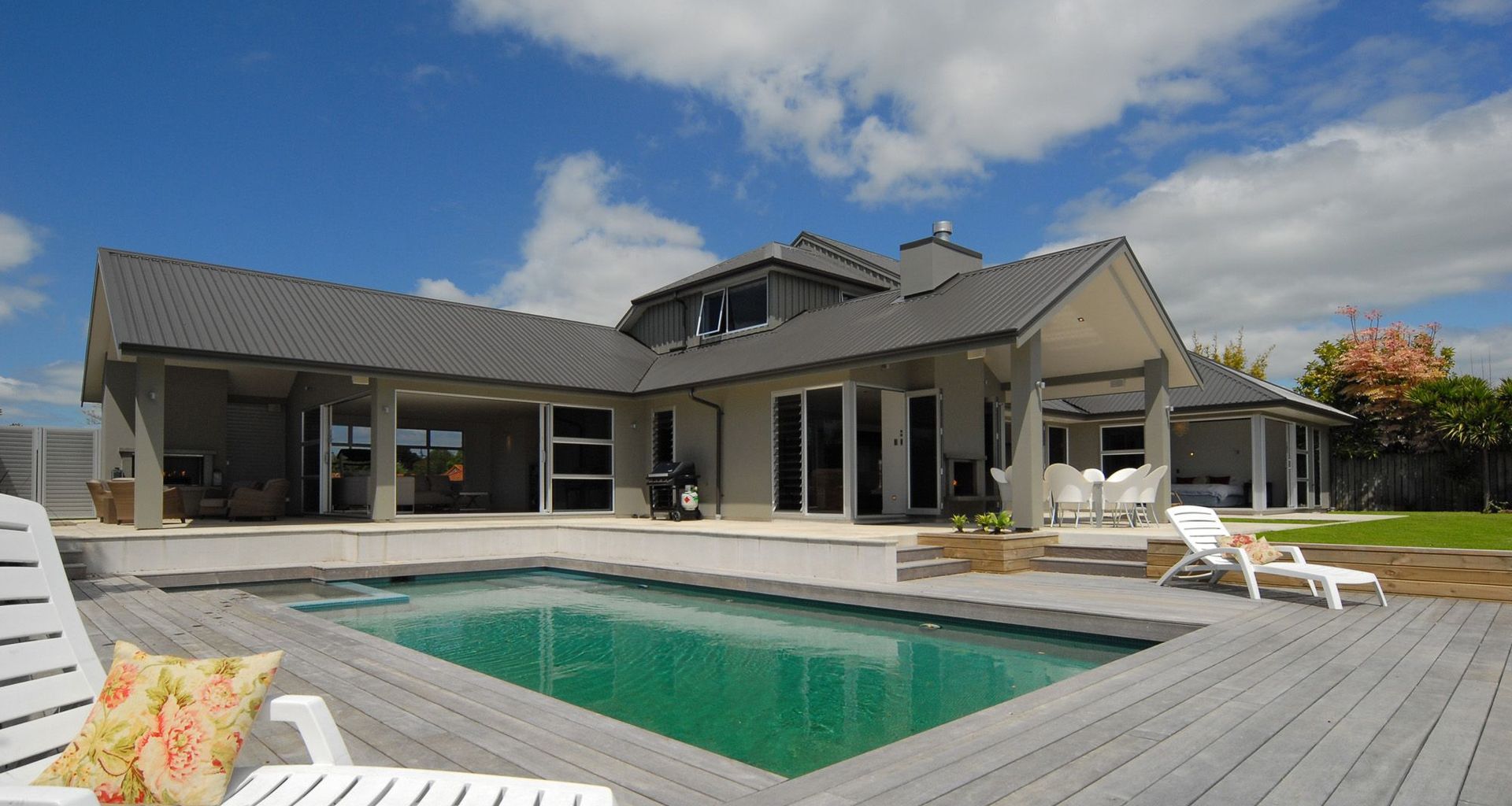 Manuwai Renovation banner