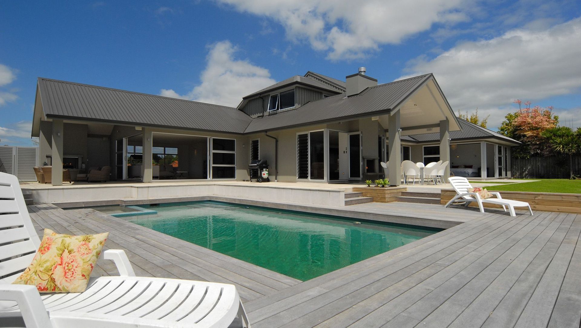 Manuwai Renovation banner