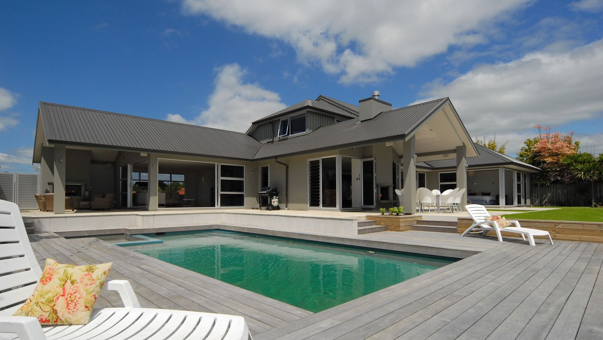 Manuwai Renovation banner