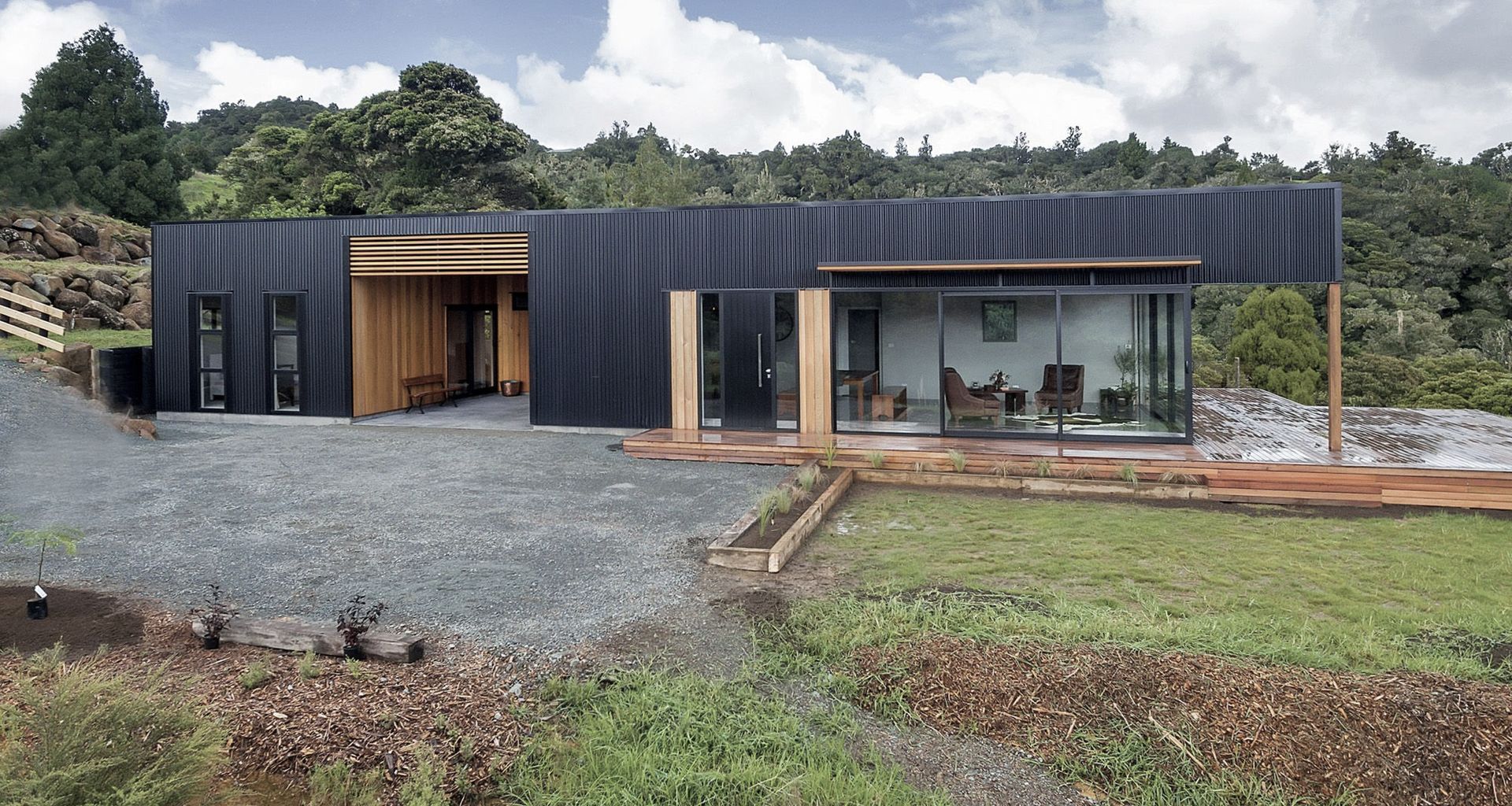 Maunu Whare banner