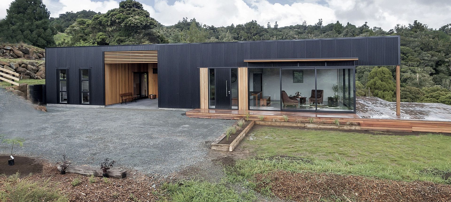 Maunu Whare banner