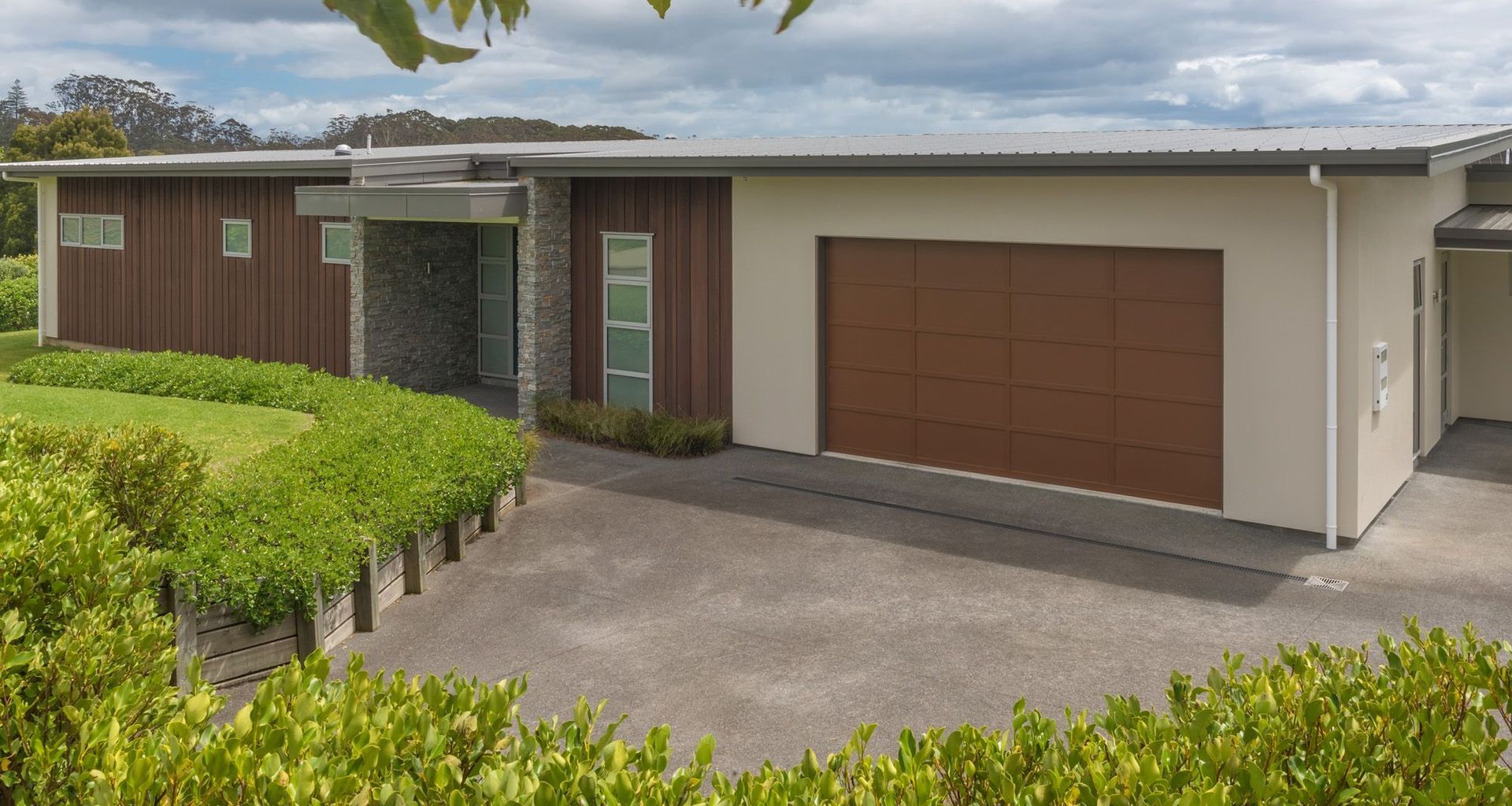Mid-Century Modern House banner