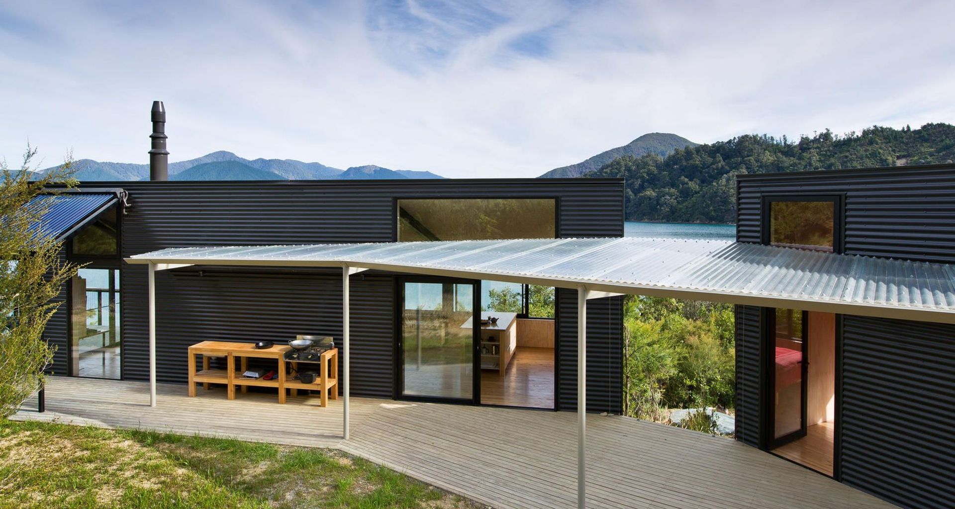 Miro Bay Bach banner