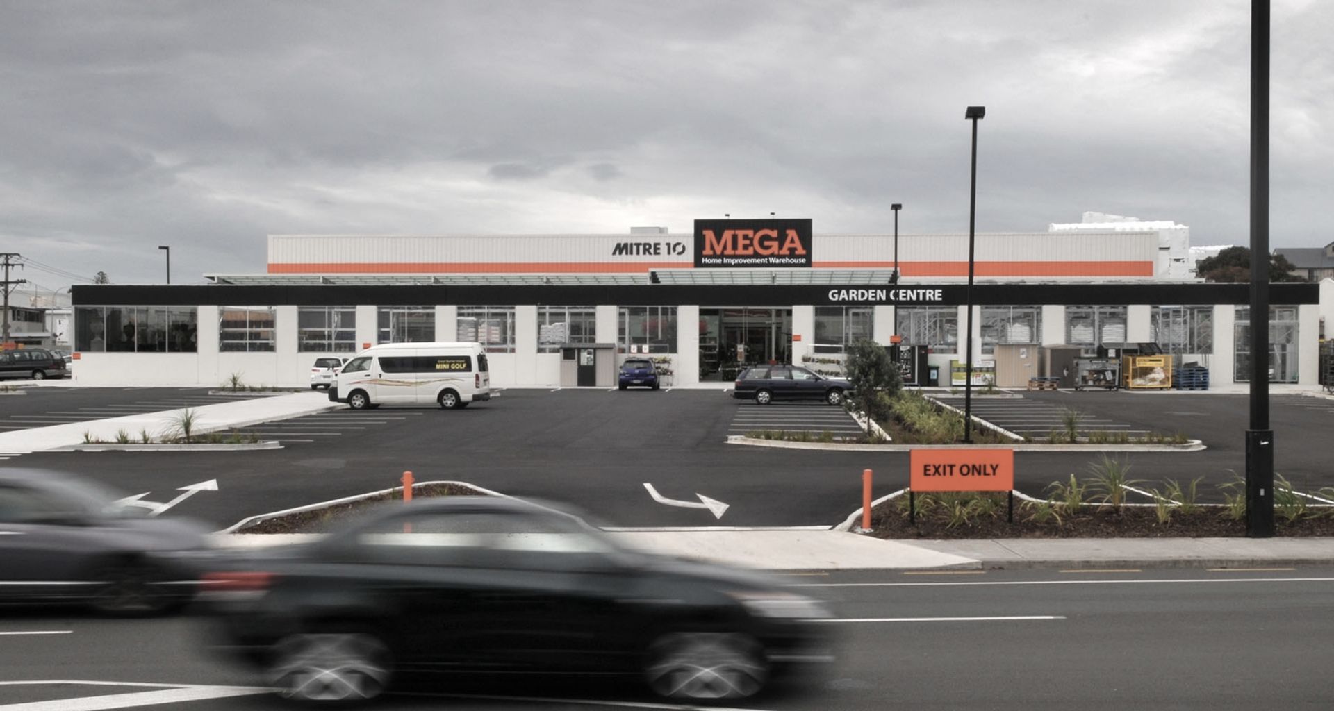 Mitre 10 Mega banner