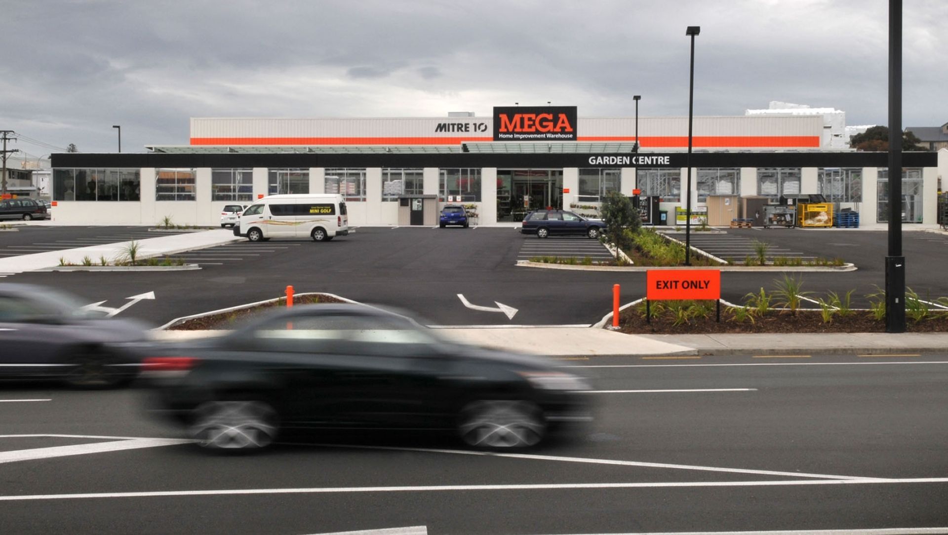 Mitre 10 Mega banner