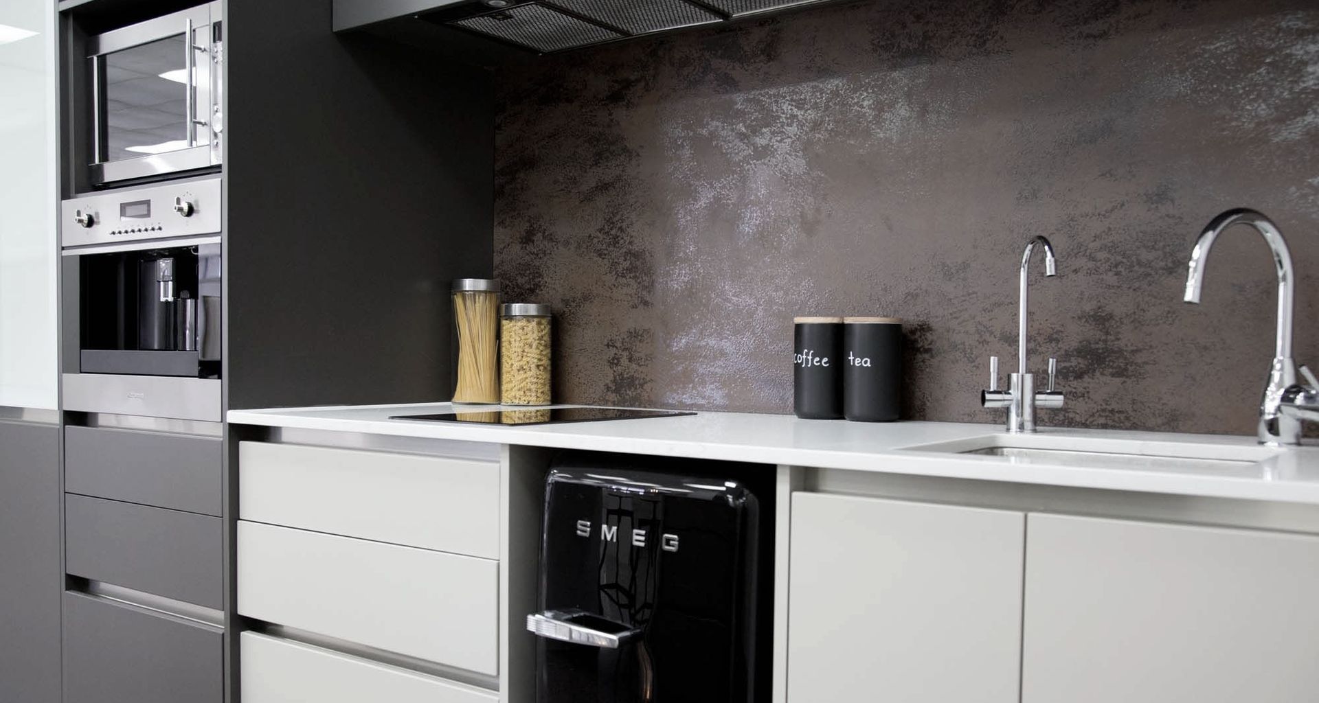 Moda Kitchens Showroom banner