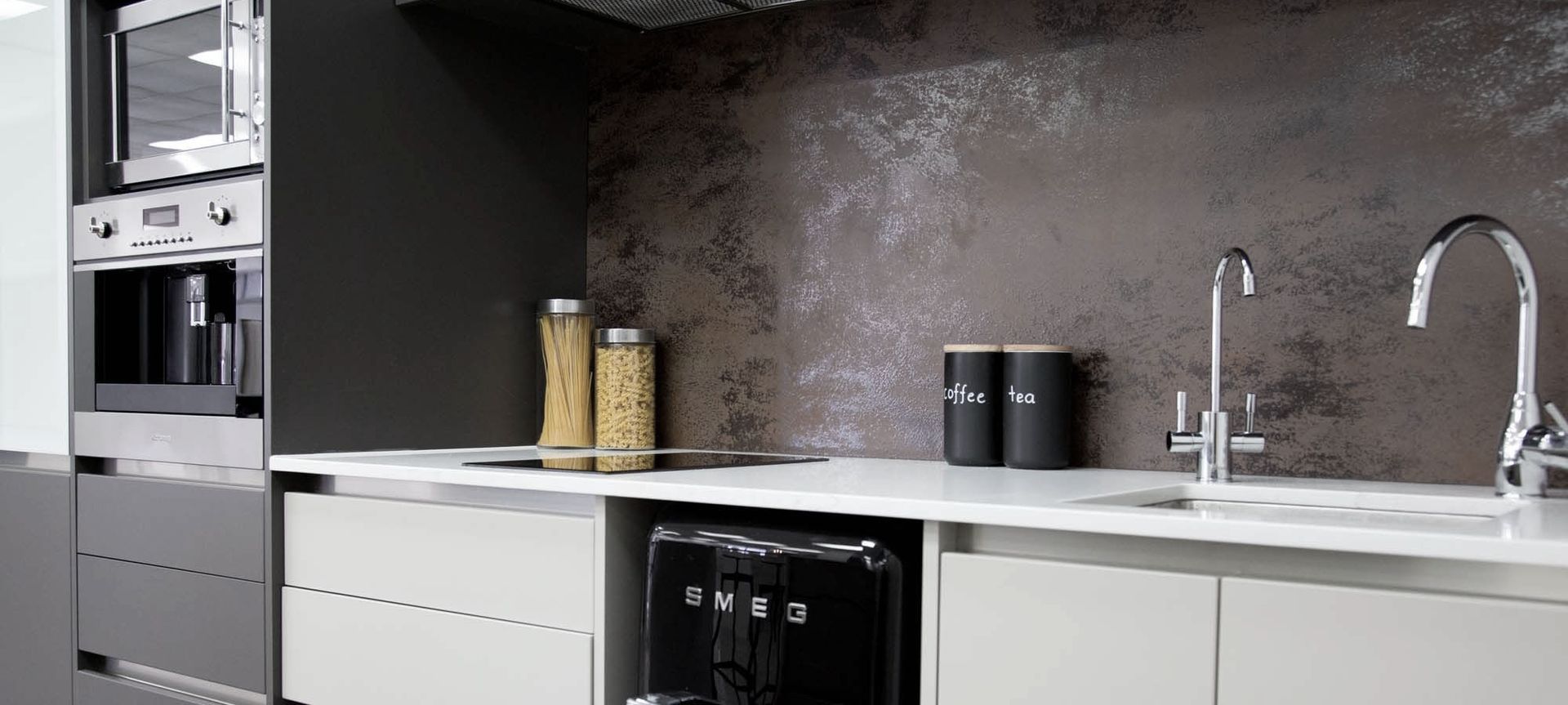 Moda Kitchens Showroom banner