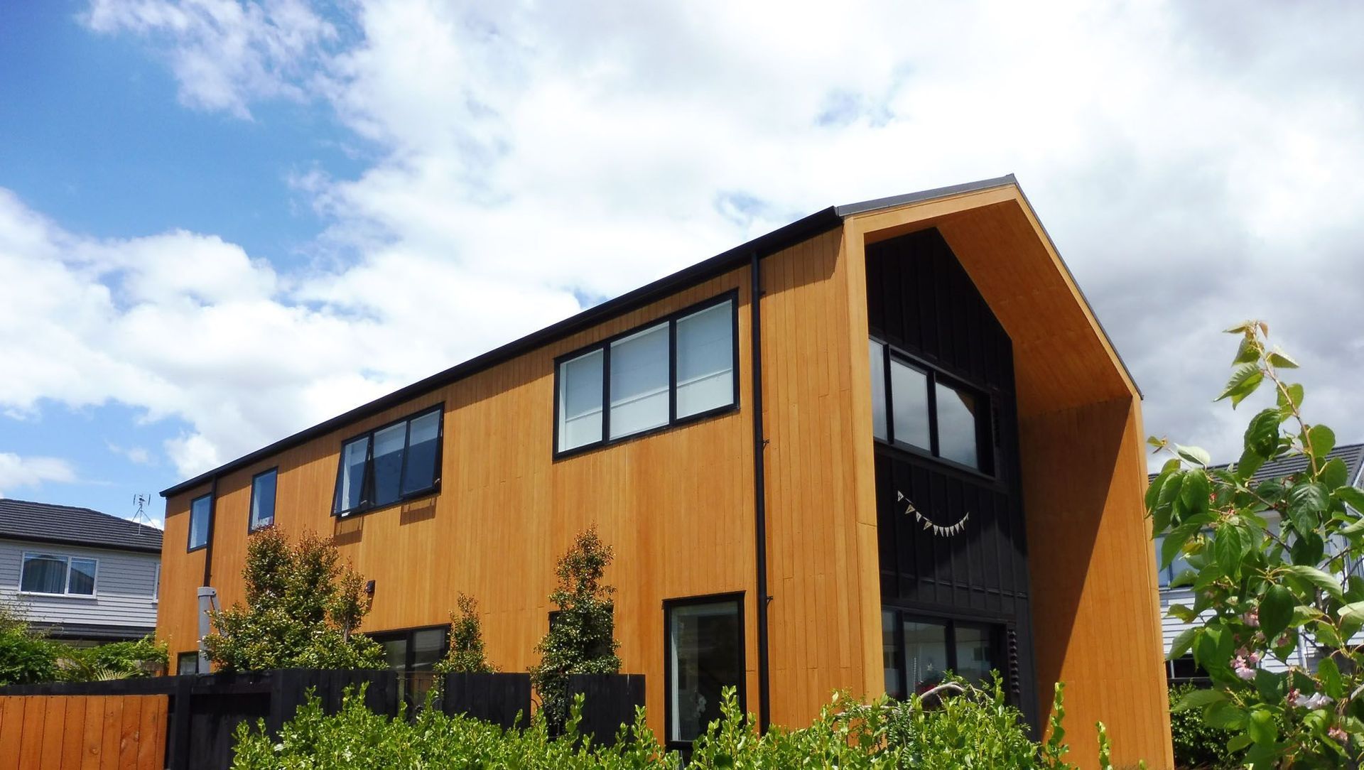 Modern Home banner